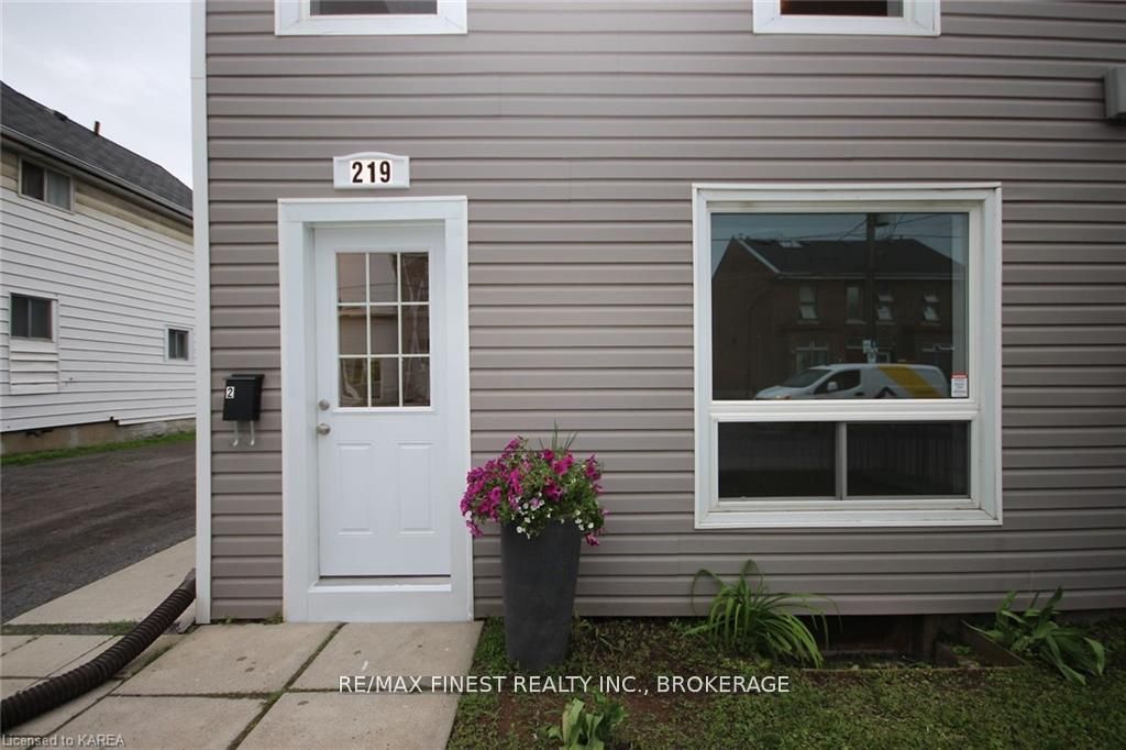 219 Montreal Street Property Photo 21