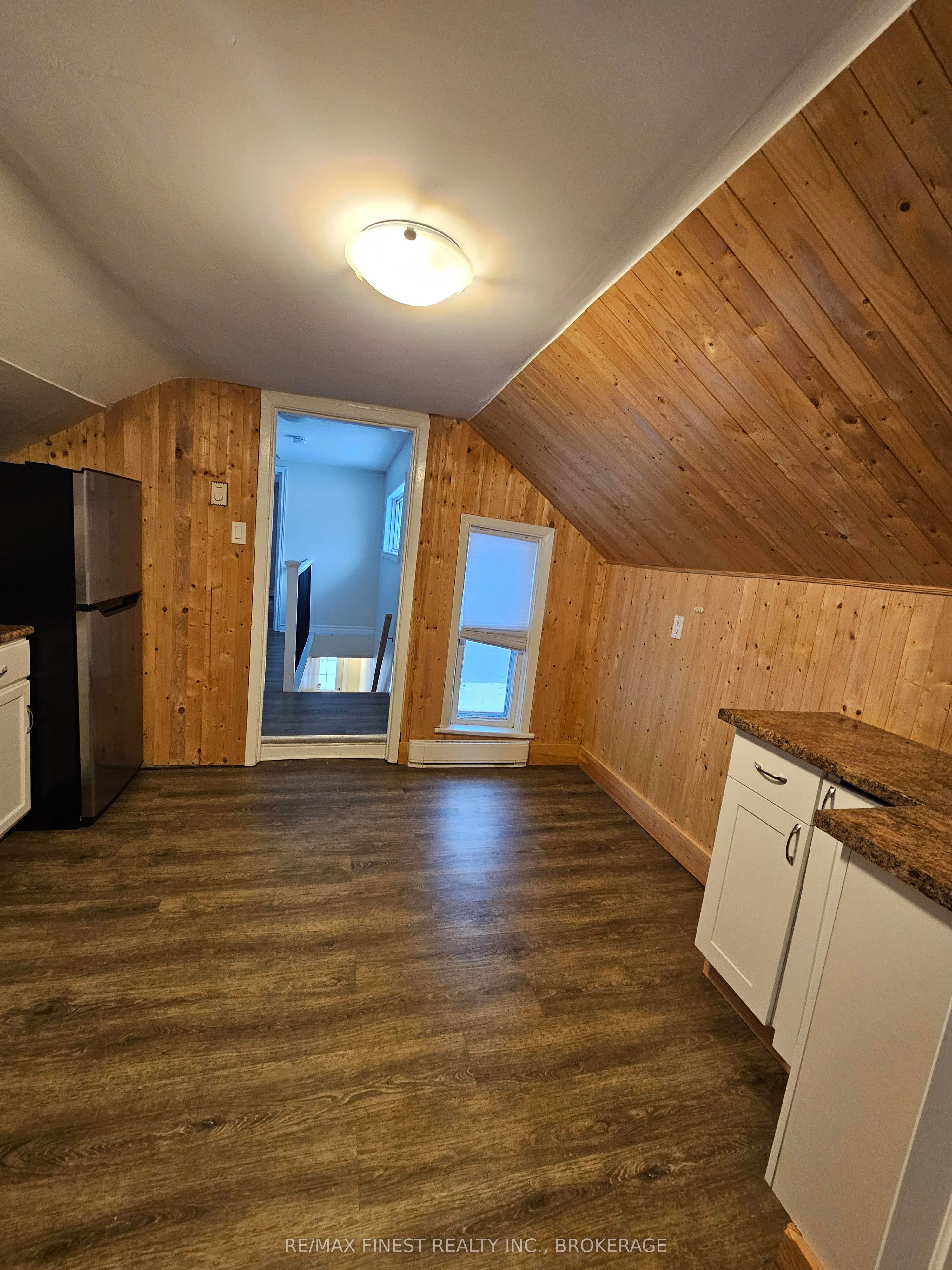 219 Montreal Street Property Photo 25