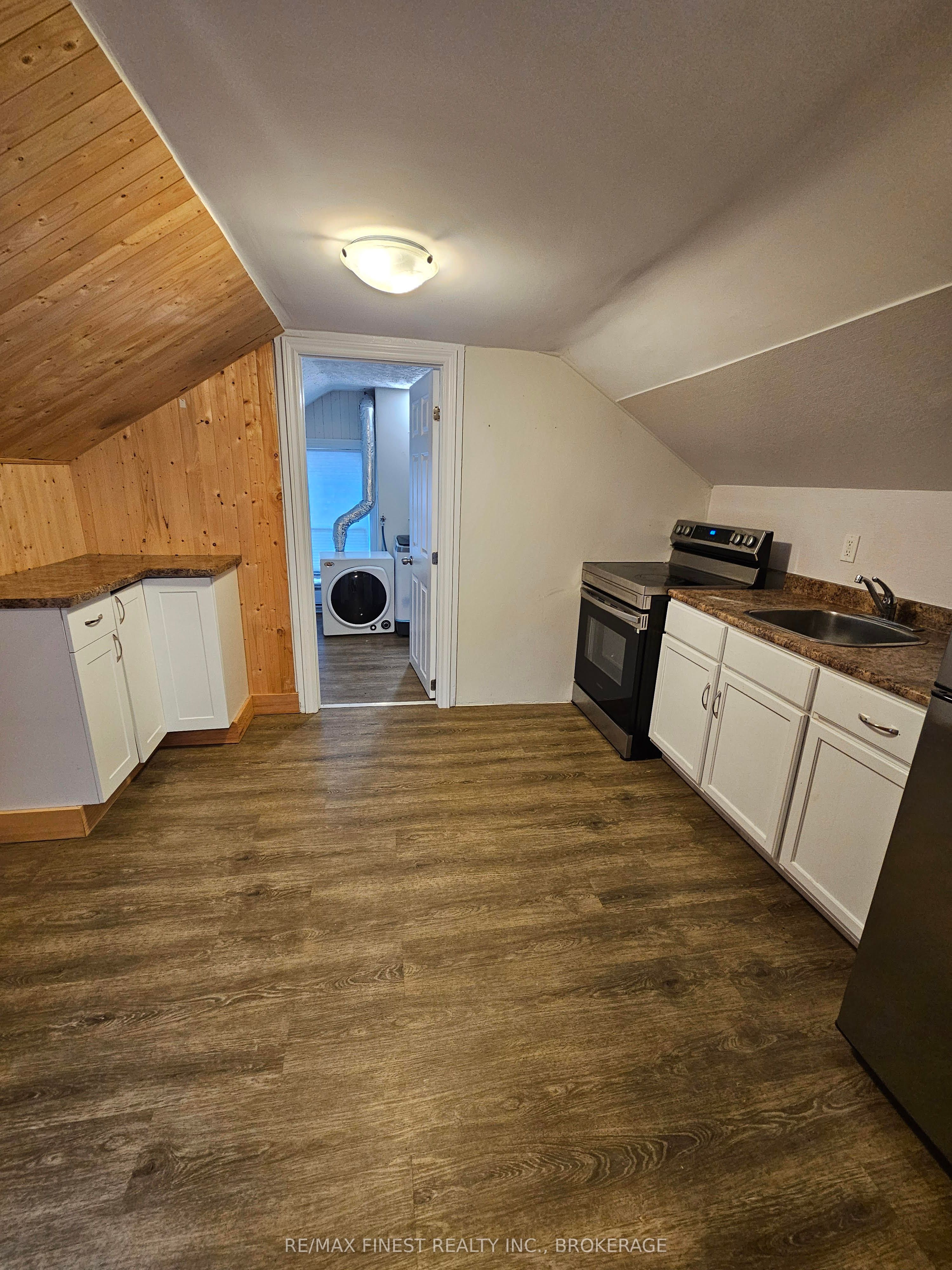 219 Montreal Street Property Photo 26
