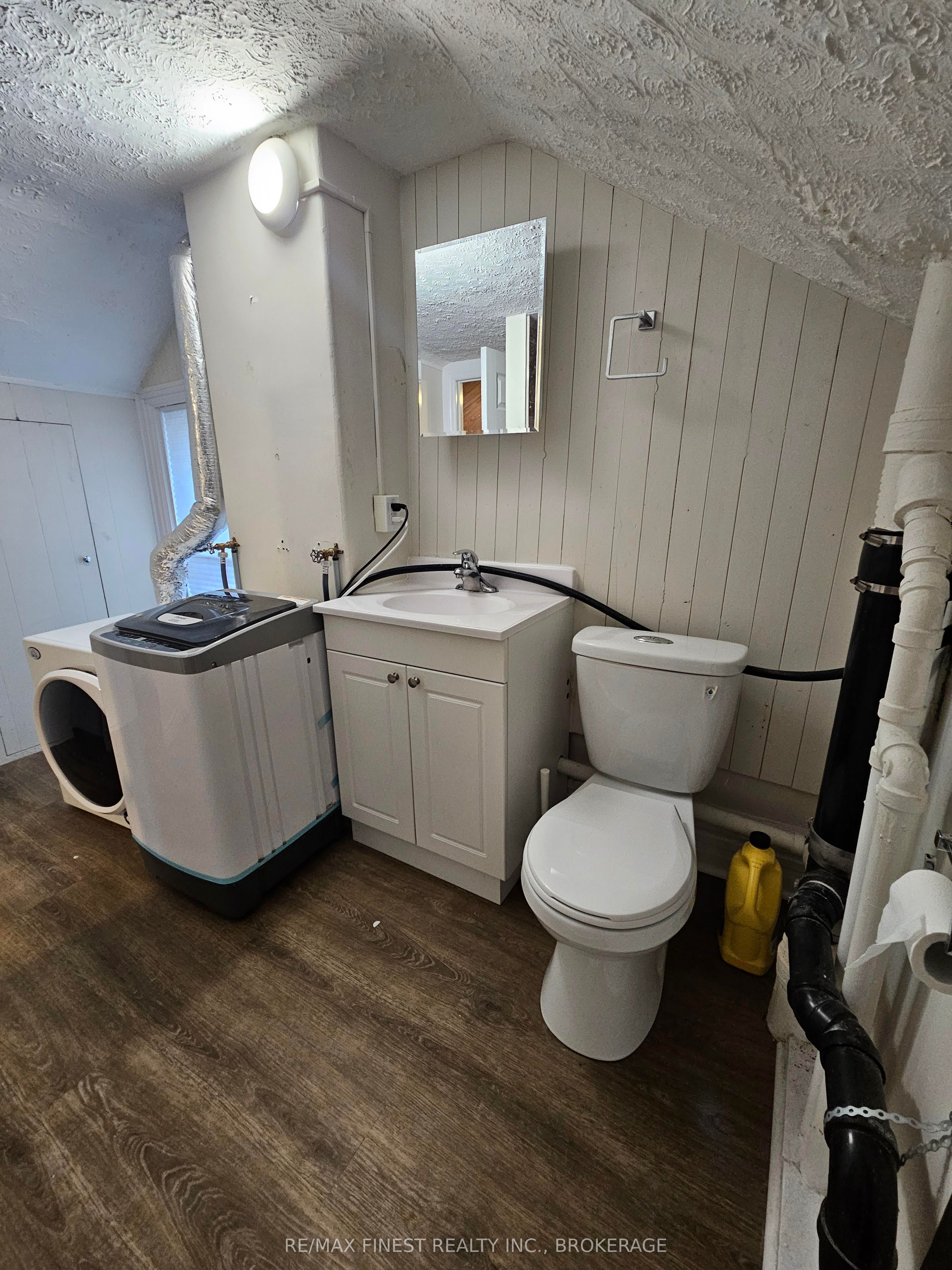219 Montreal Street Property Photo 27