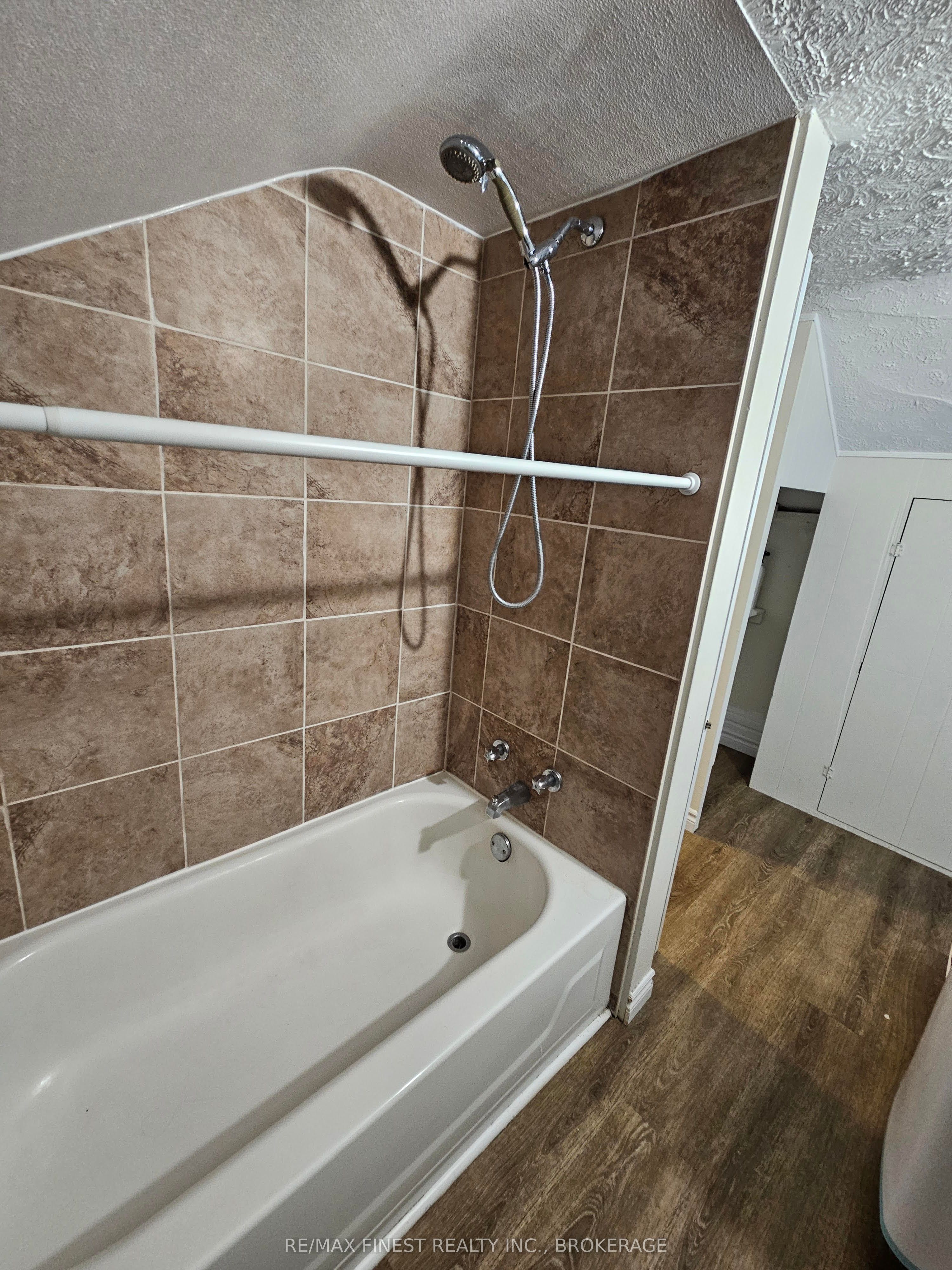 219 Montreal Street Property Photo 28