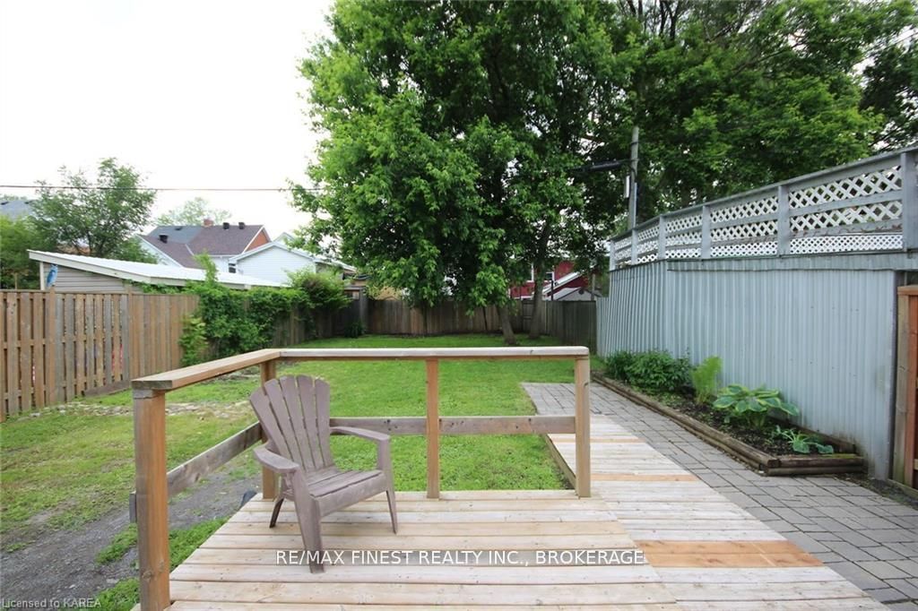 219 Montreal Street Property Photo 37