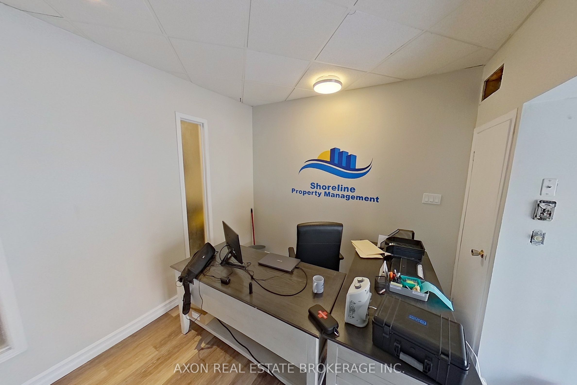 15 Montreal St Property Photo 6