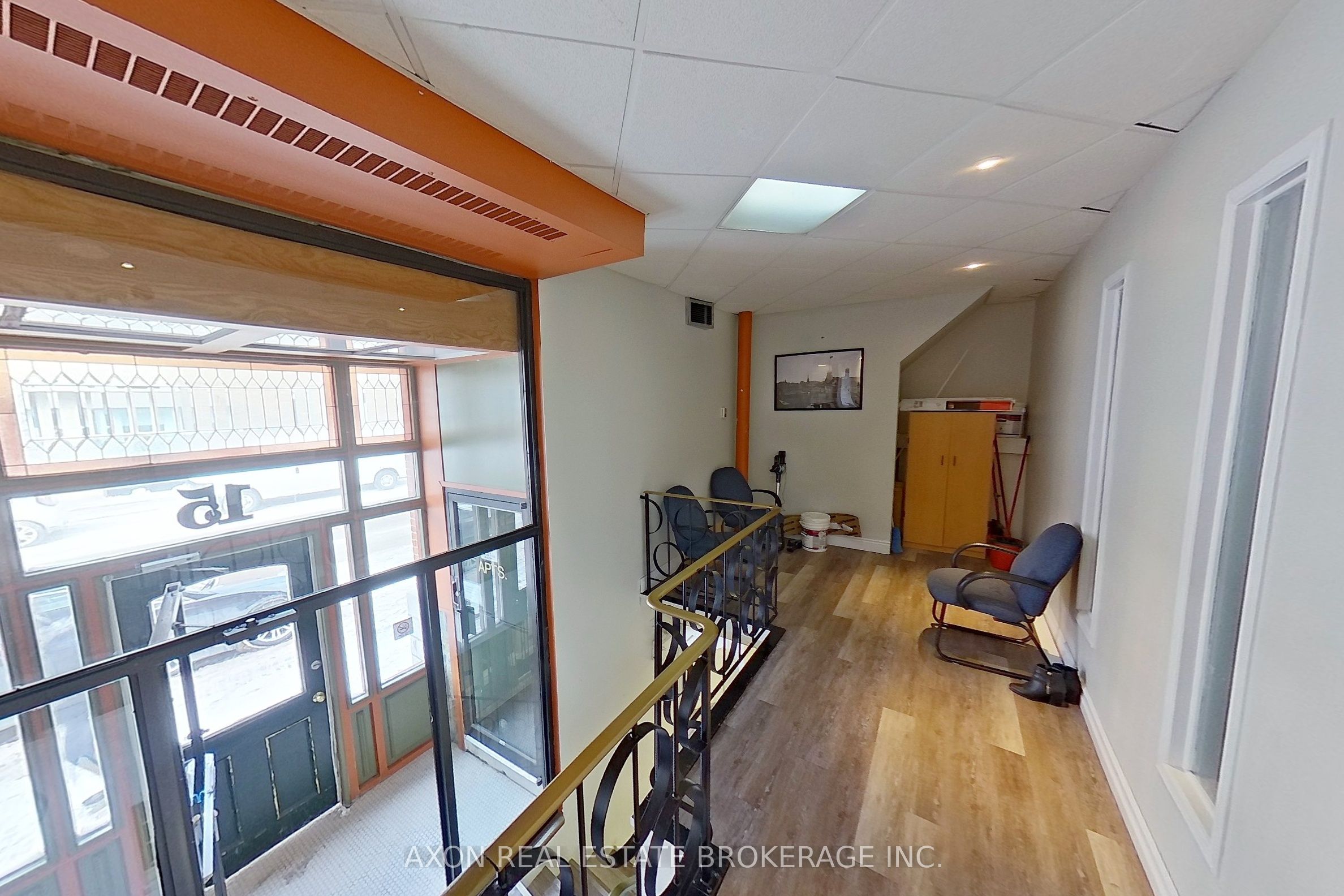 15 Montreal St Property Photo 8