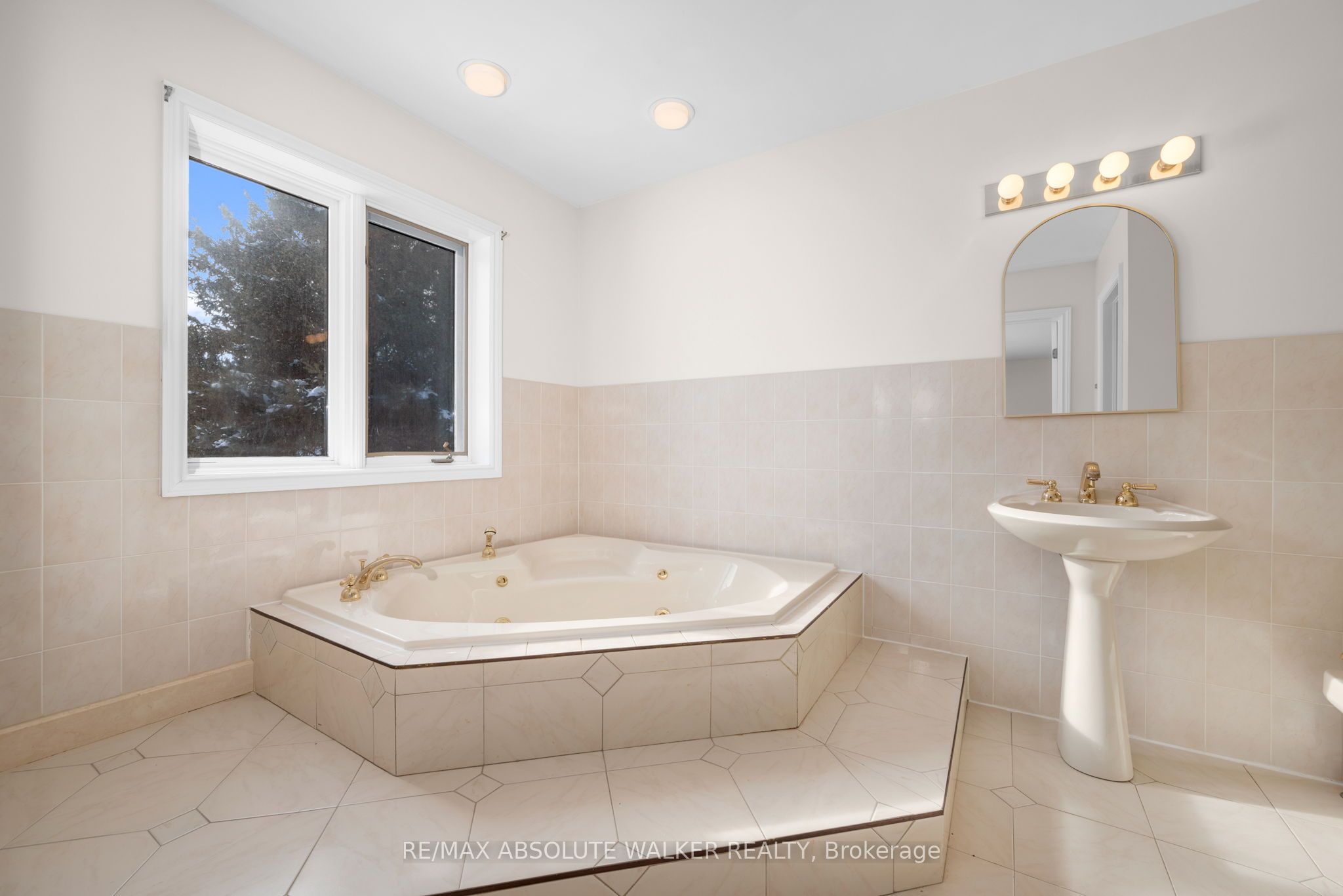 1072 Bravar Drive Property Photo 22
