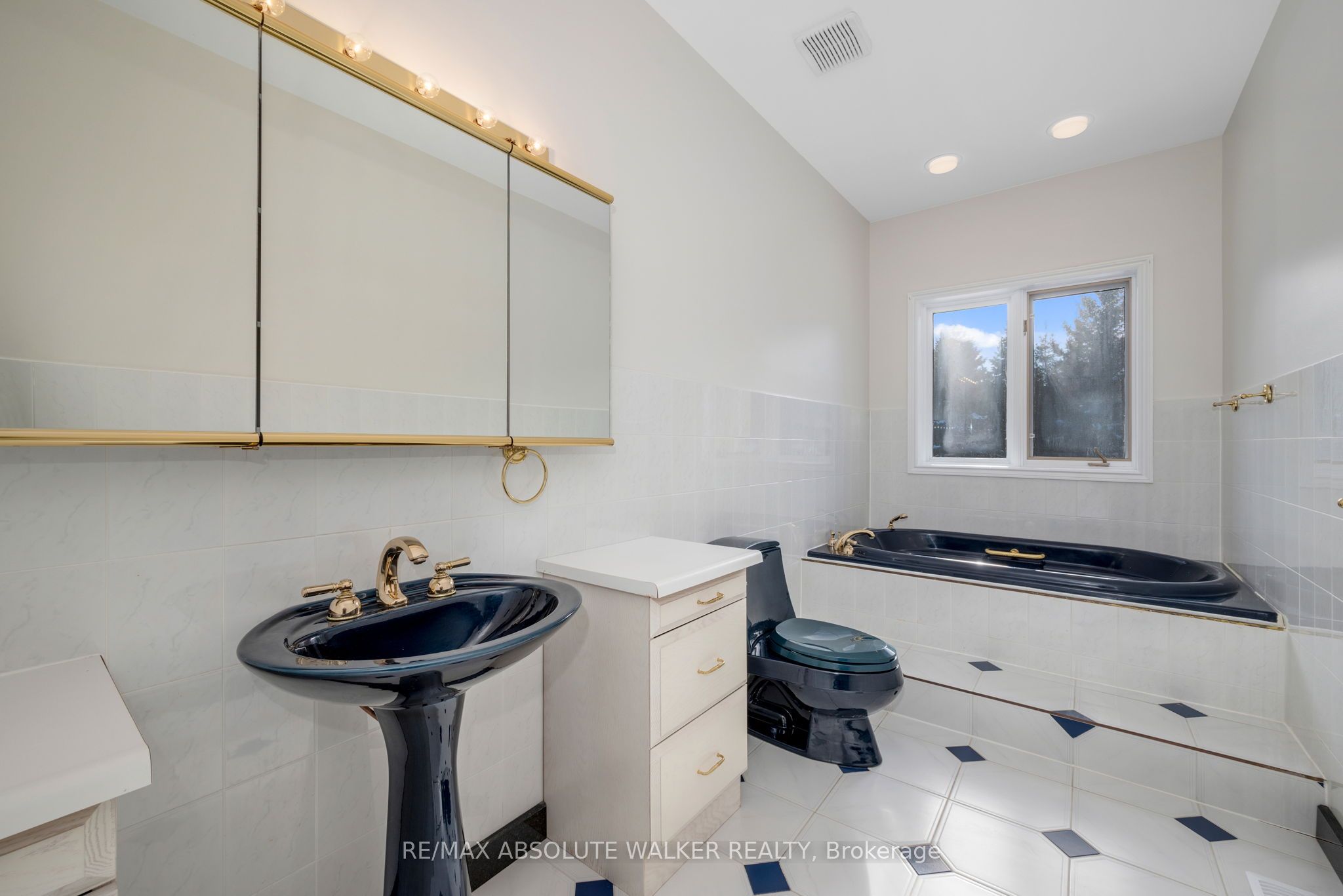 1072 Bravar Drive Property Photo 27