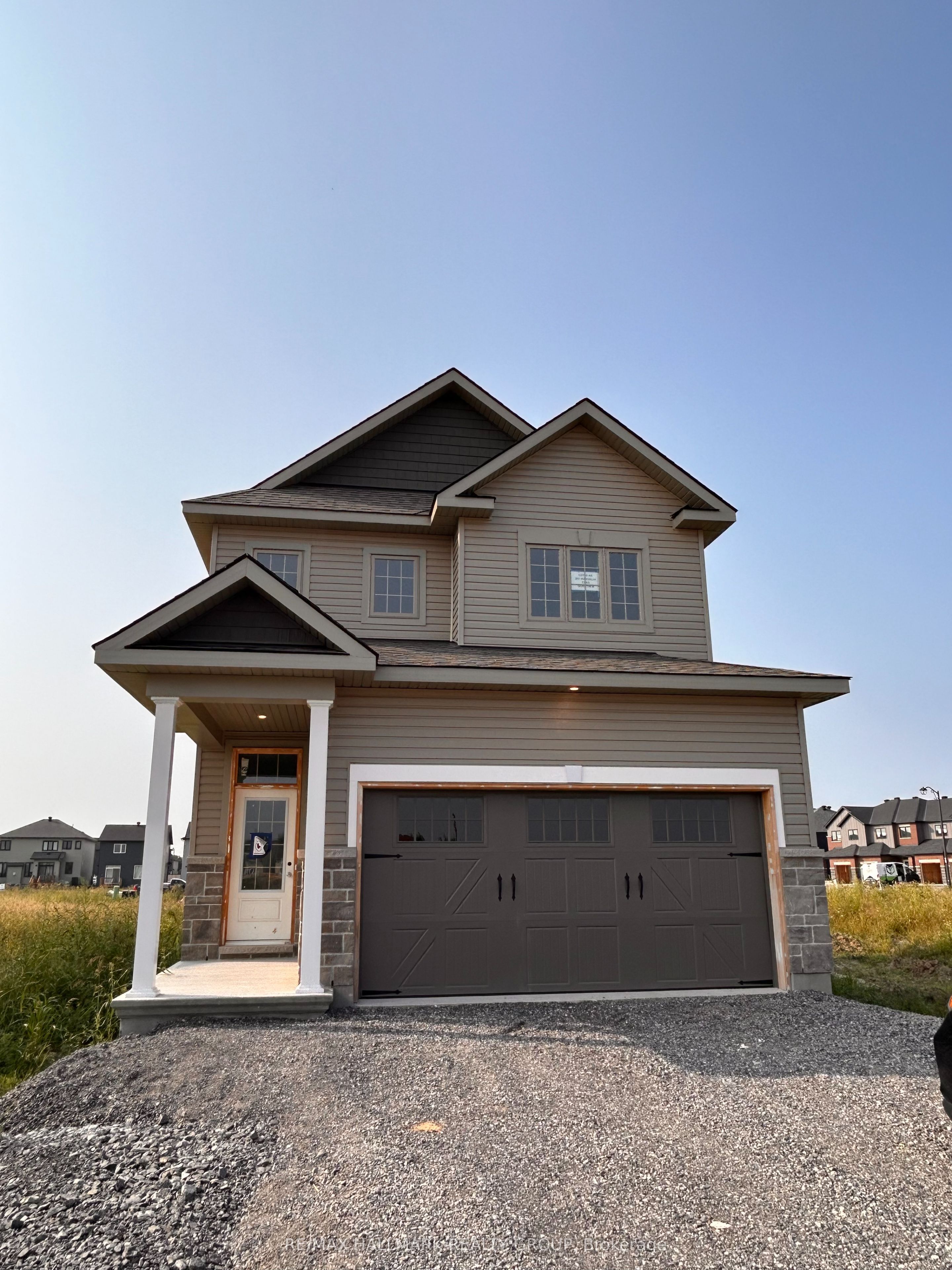 217 Massalia Crescent Property Photo