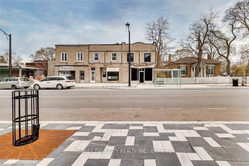 457 King St E Property Photo 1