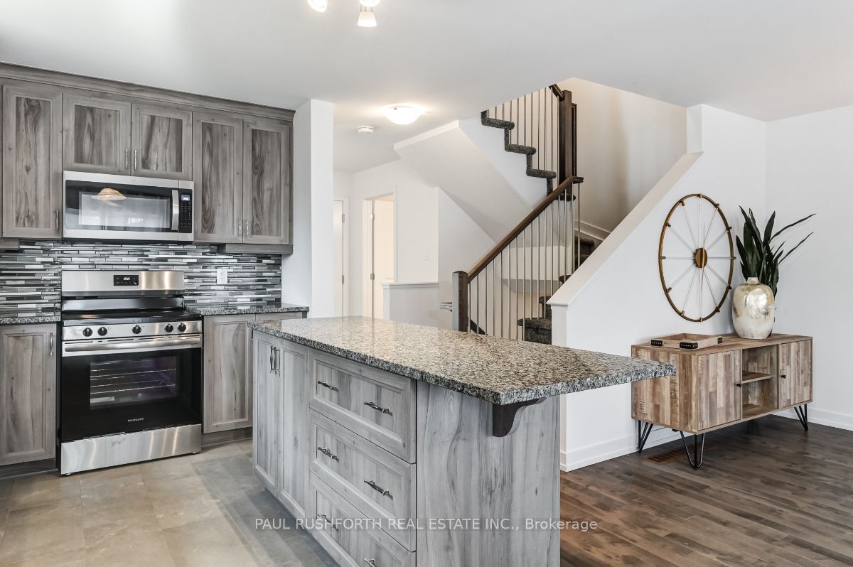81 Darquise Street Property Photo 11