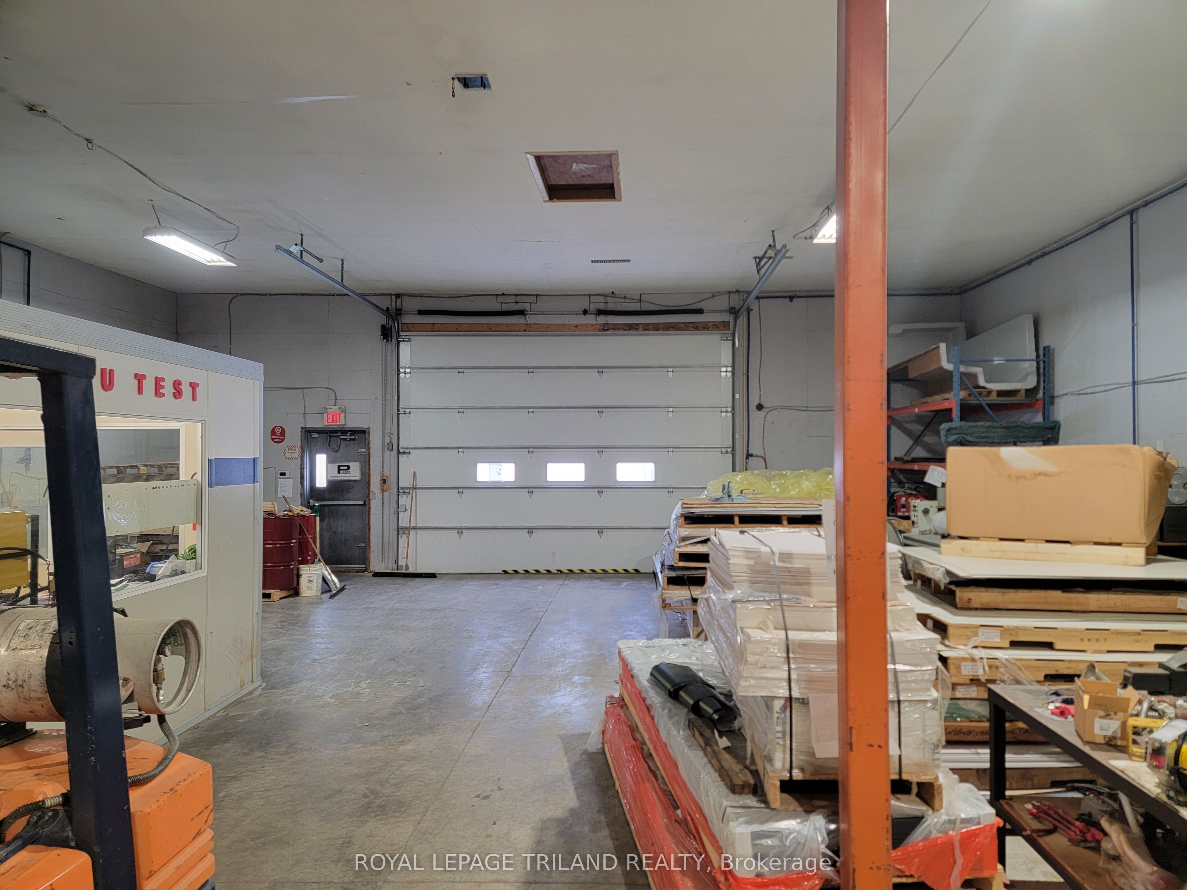 4268 Dundas St Property Photo 5