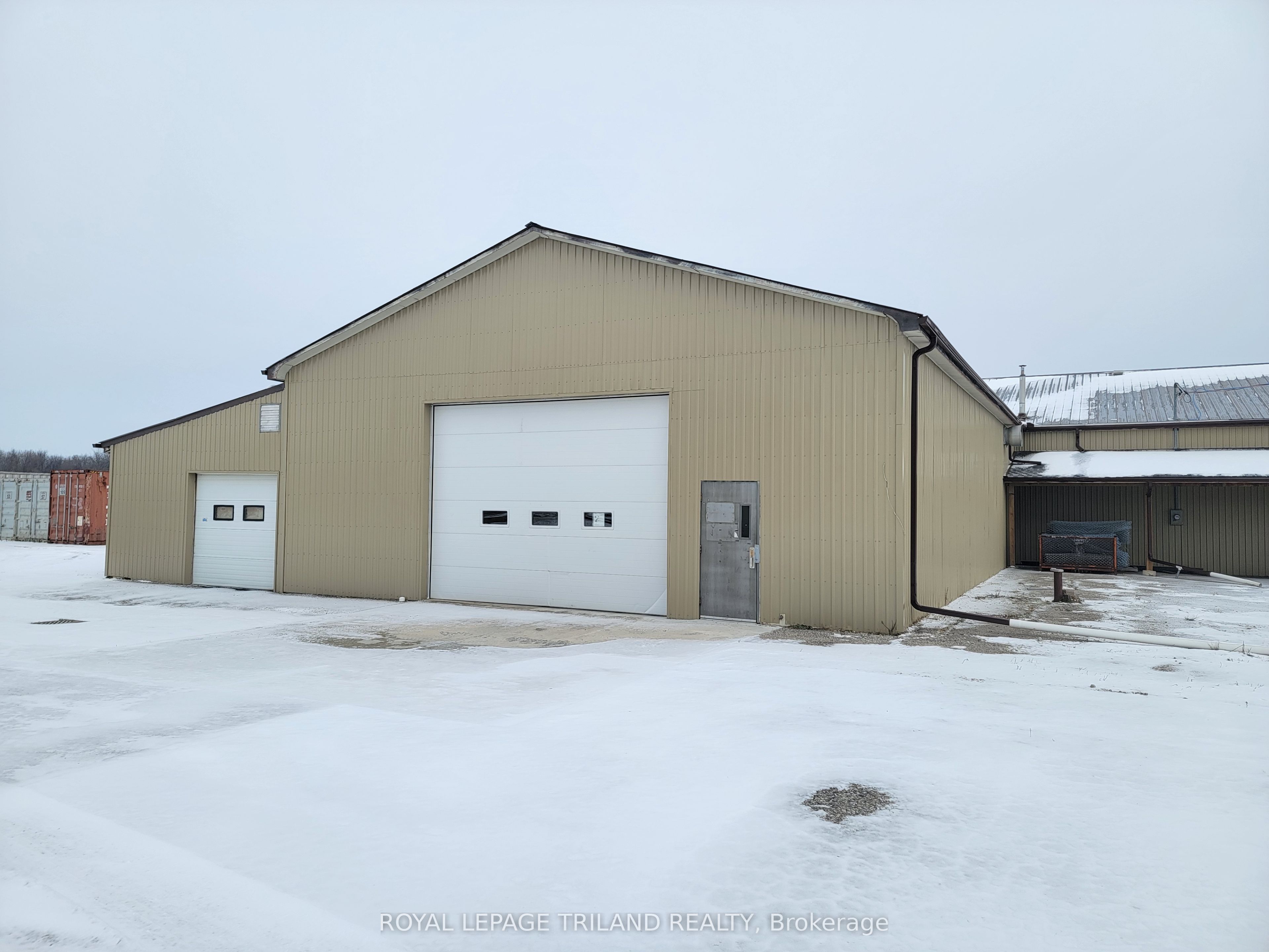4268 Dundas St Property Photo 8