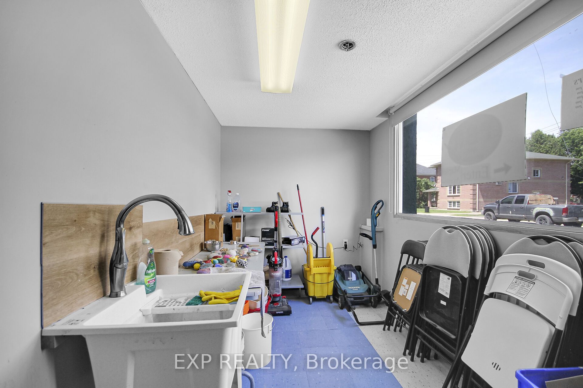 12 Maple Avenue Property Photo 29