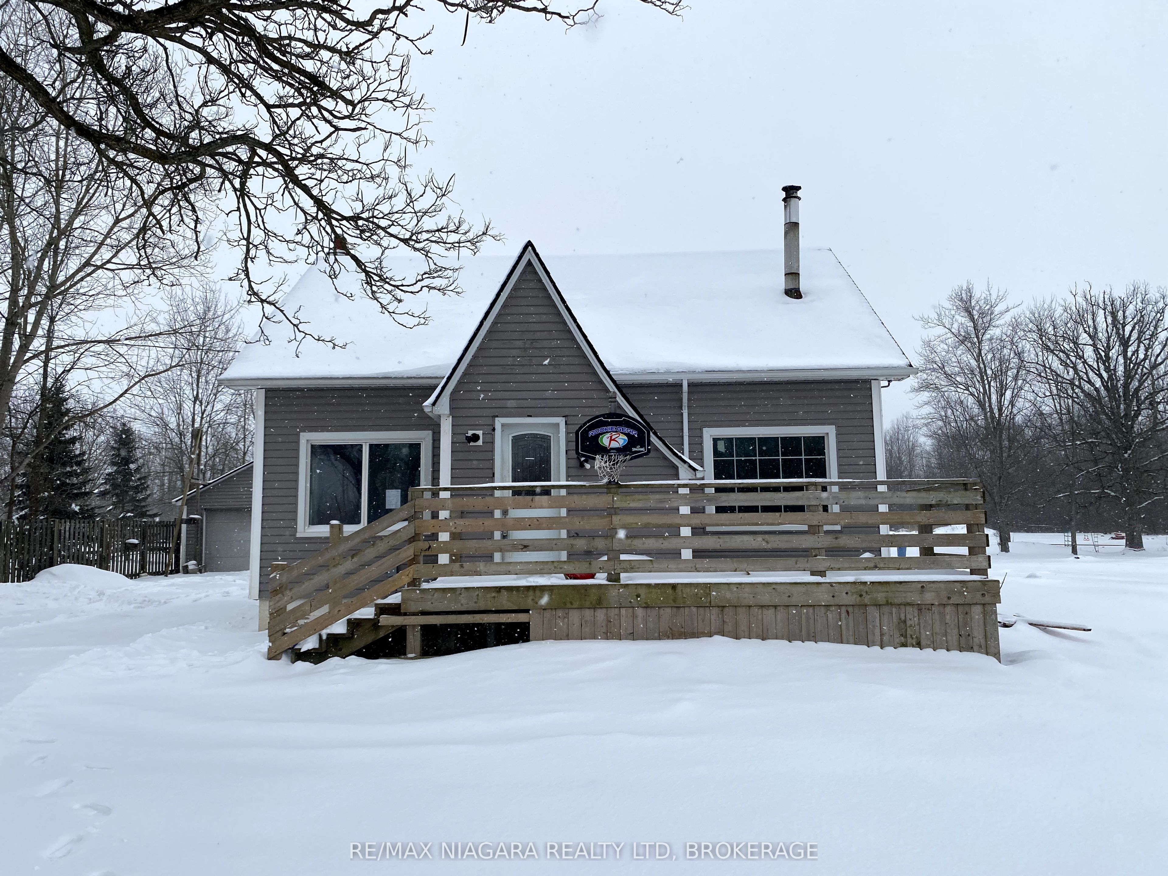 2959 Bowen Road Property Photo 1