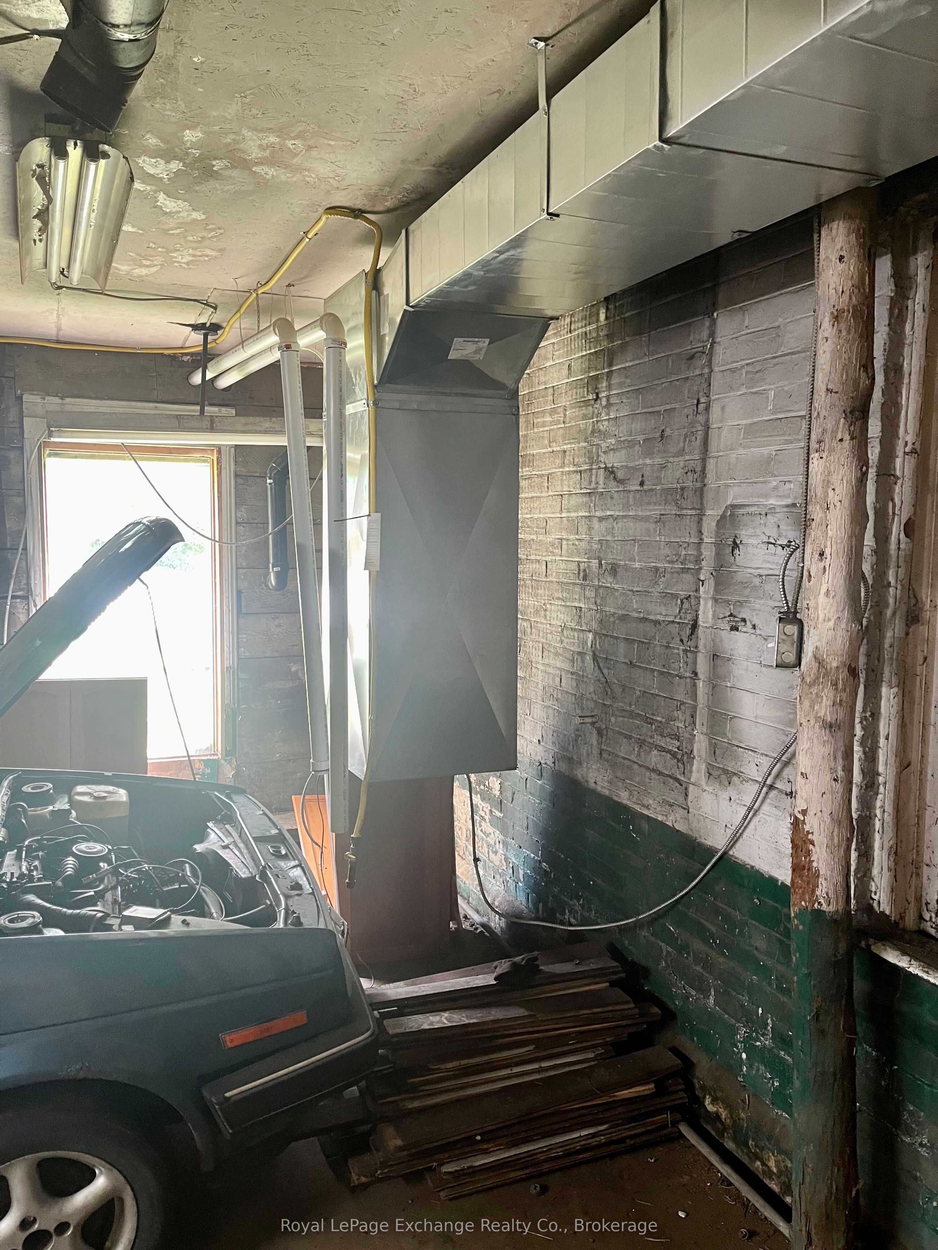 3054 Adelaide St Property Photo 16