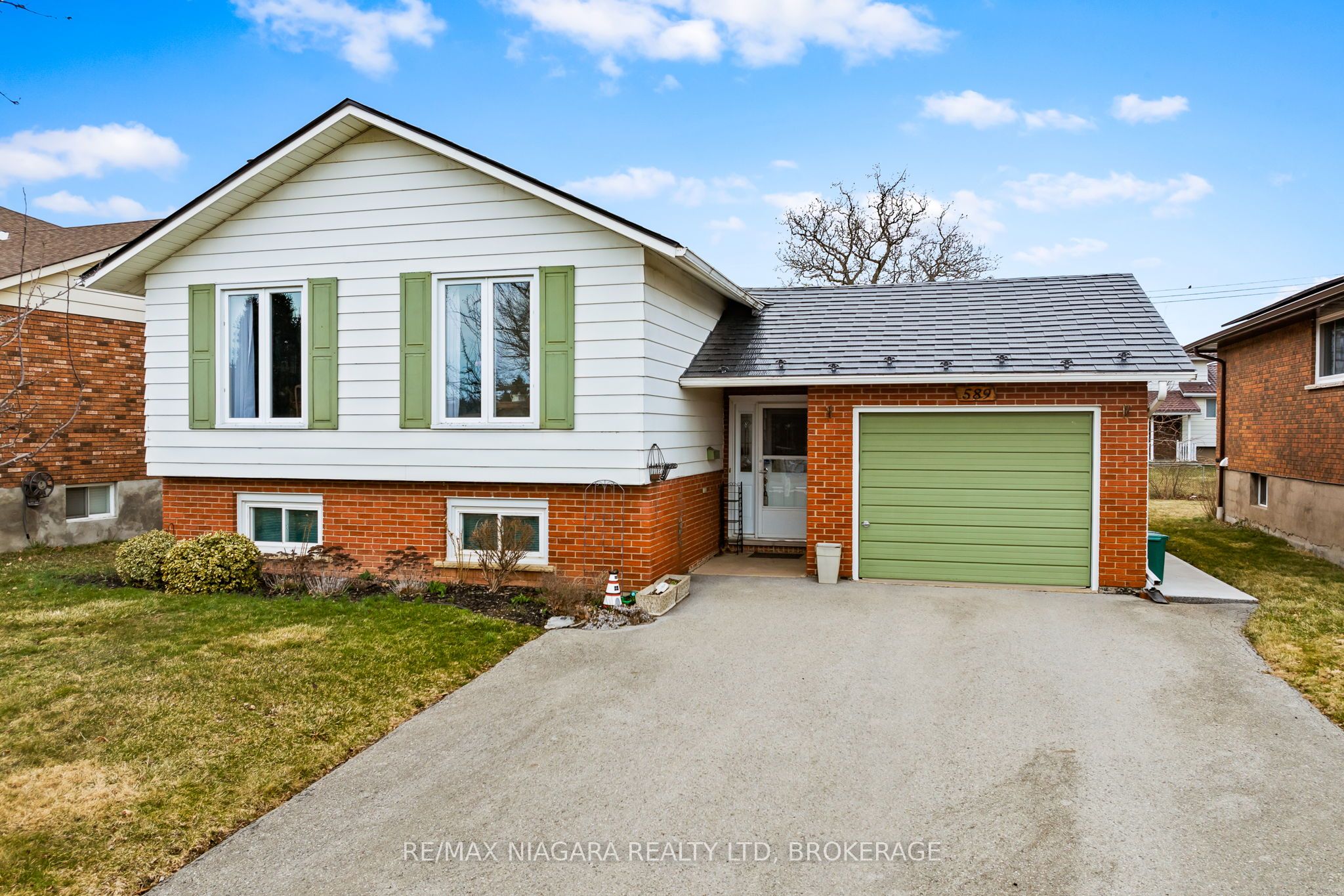 589 Stanley Street Property Photo 1