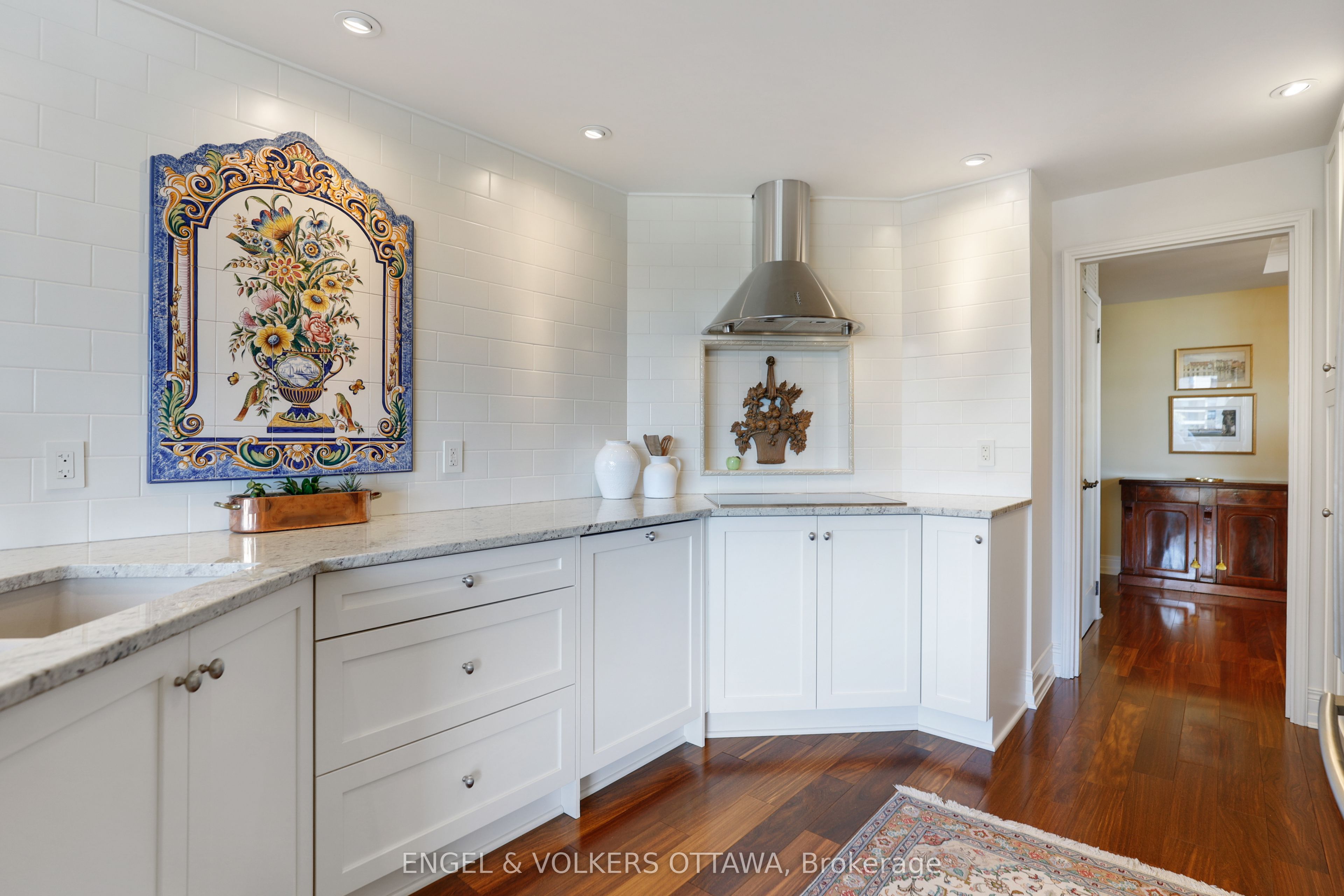 #503 - 40 Boteler Street Property Photo 16