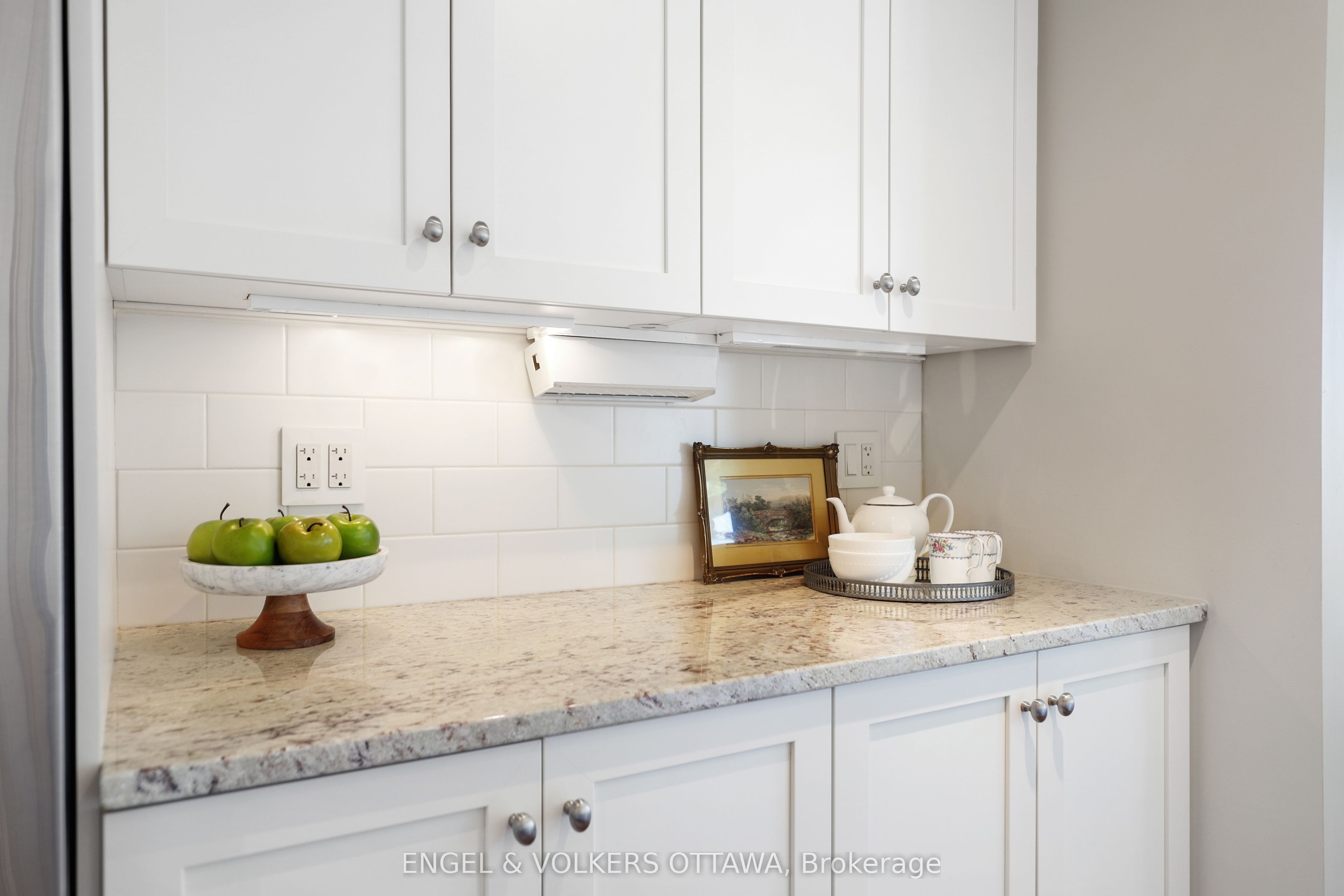 #503 - 40 Boteler Street Property Photo 17