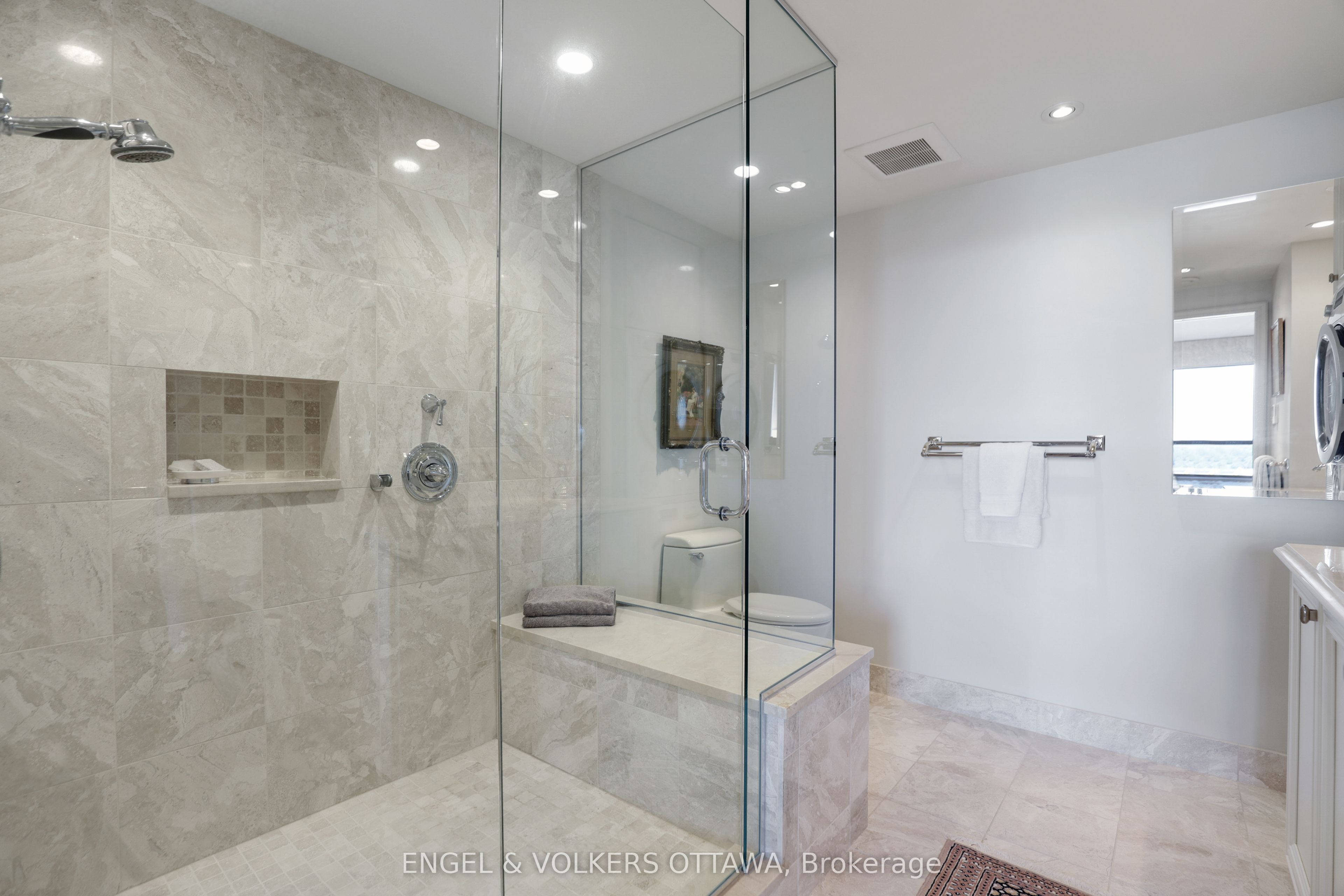 #503 - 40 Boteler Street Property Photo 23