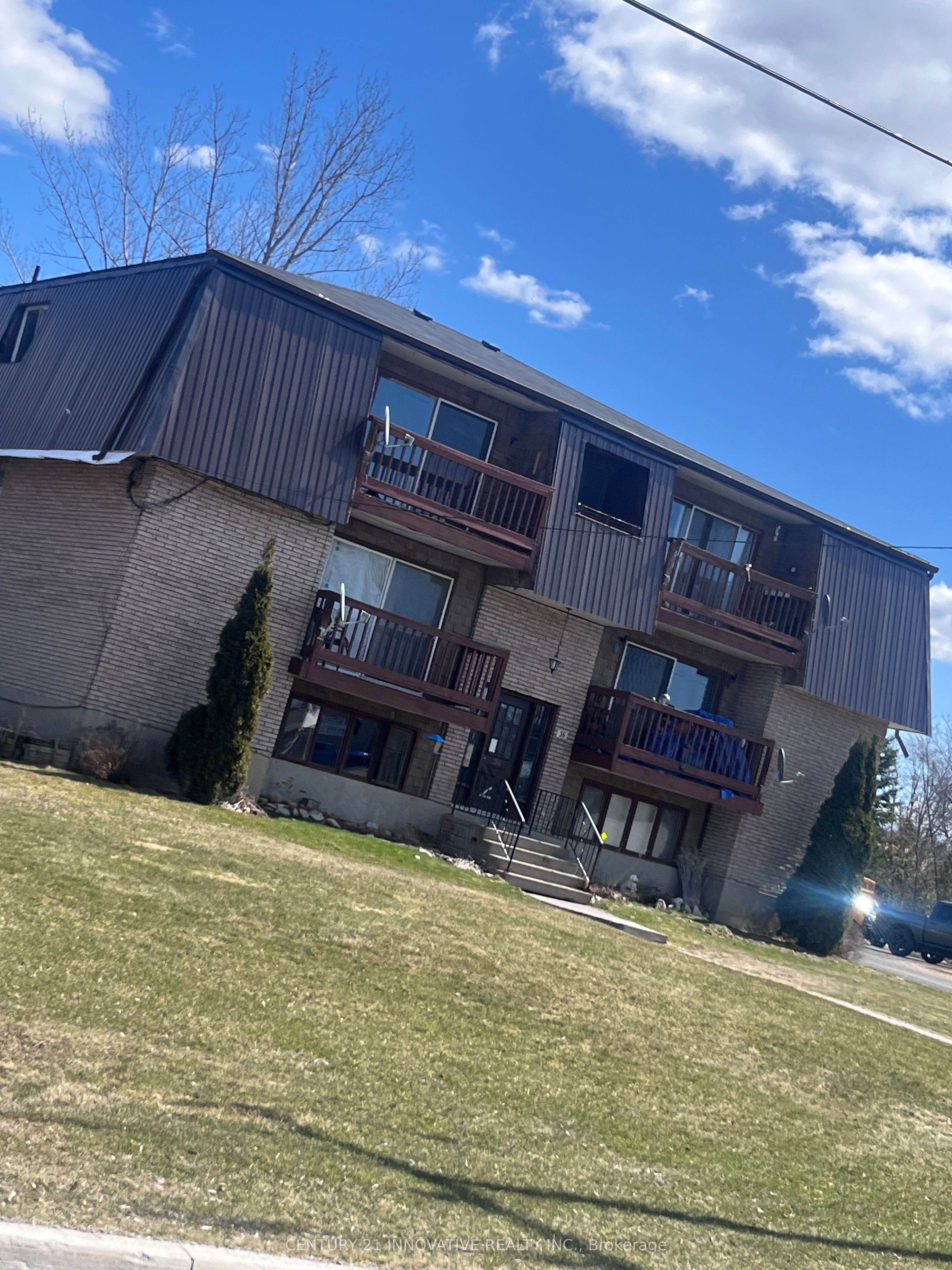 15 Elm St Property Photo
