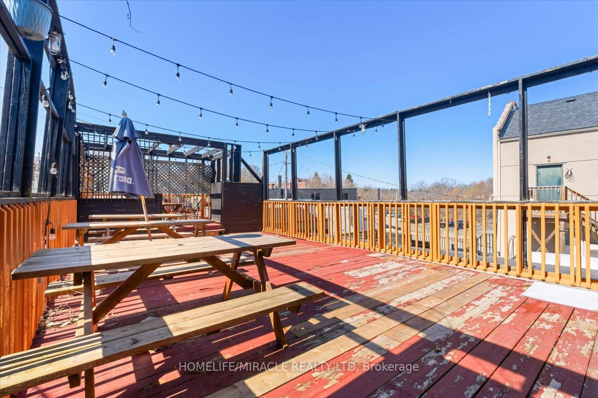 20 Ontario Street Property Photo 23