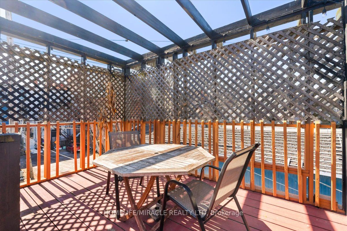 20 Ontario Street Property Photo 26