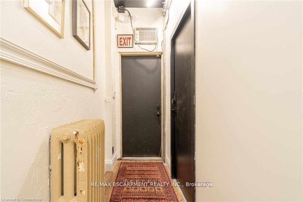 299 James St N Property Photo 6