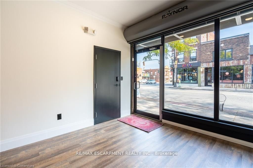 299 James St N Property Photo 8