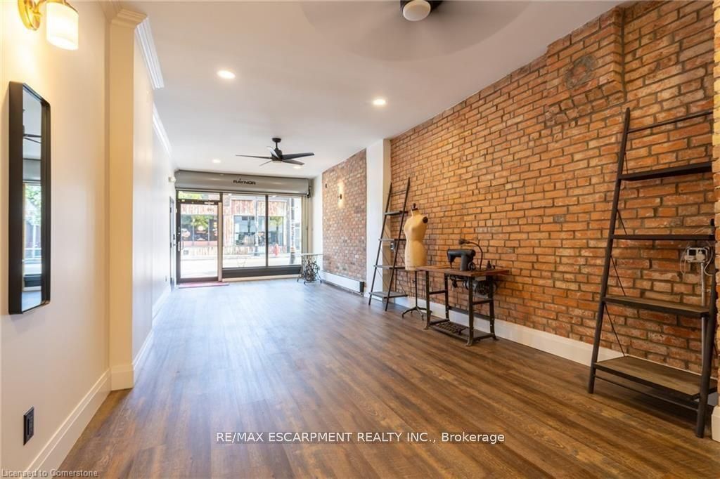 299 James St N Property Photo 13