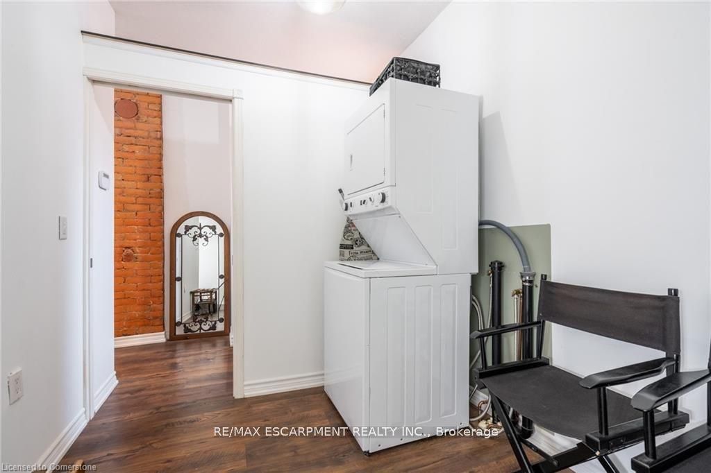 299 James St N Property Photo 21