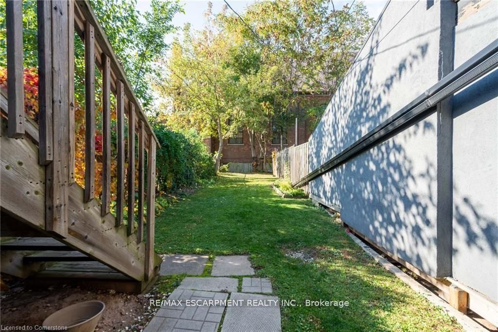 299 James St N Property Photo 35