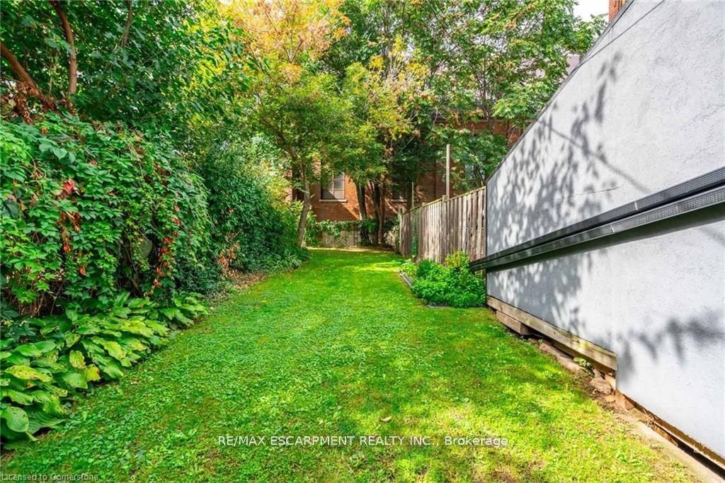 299 James St N Property Photo 37