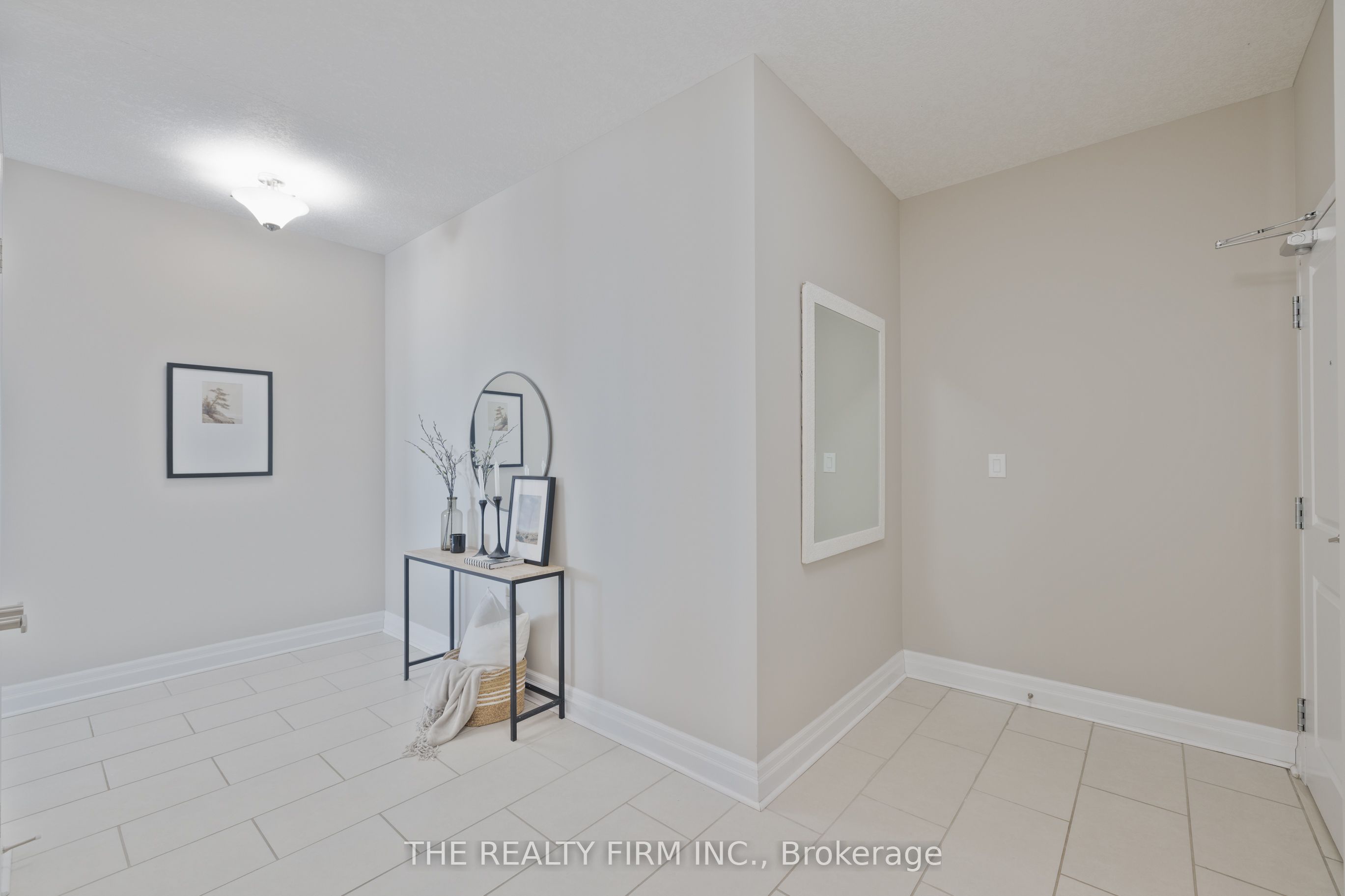 #1011 - 240 Villagewalk Boulevard Property Photo 7