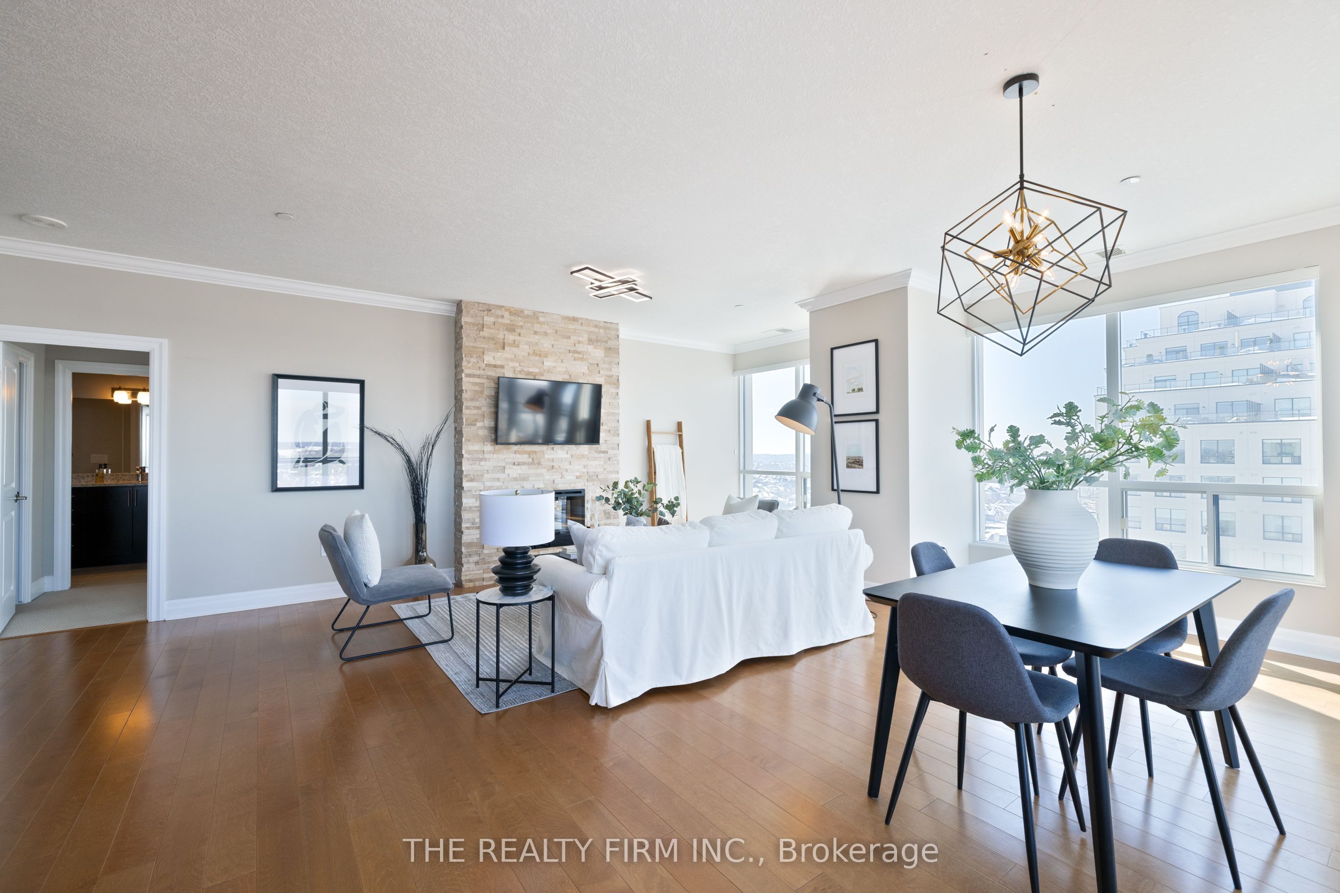 #1011 - 240 Villagewalk Boulevard Property Photo 10
