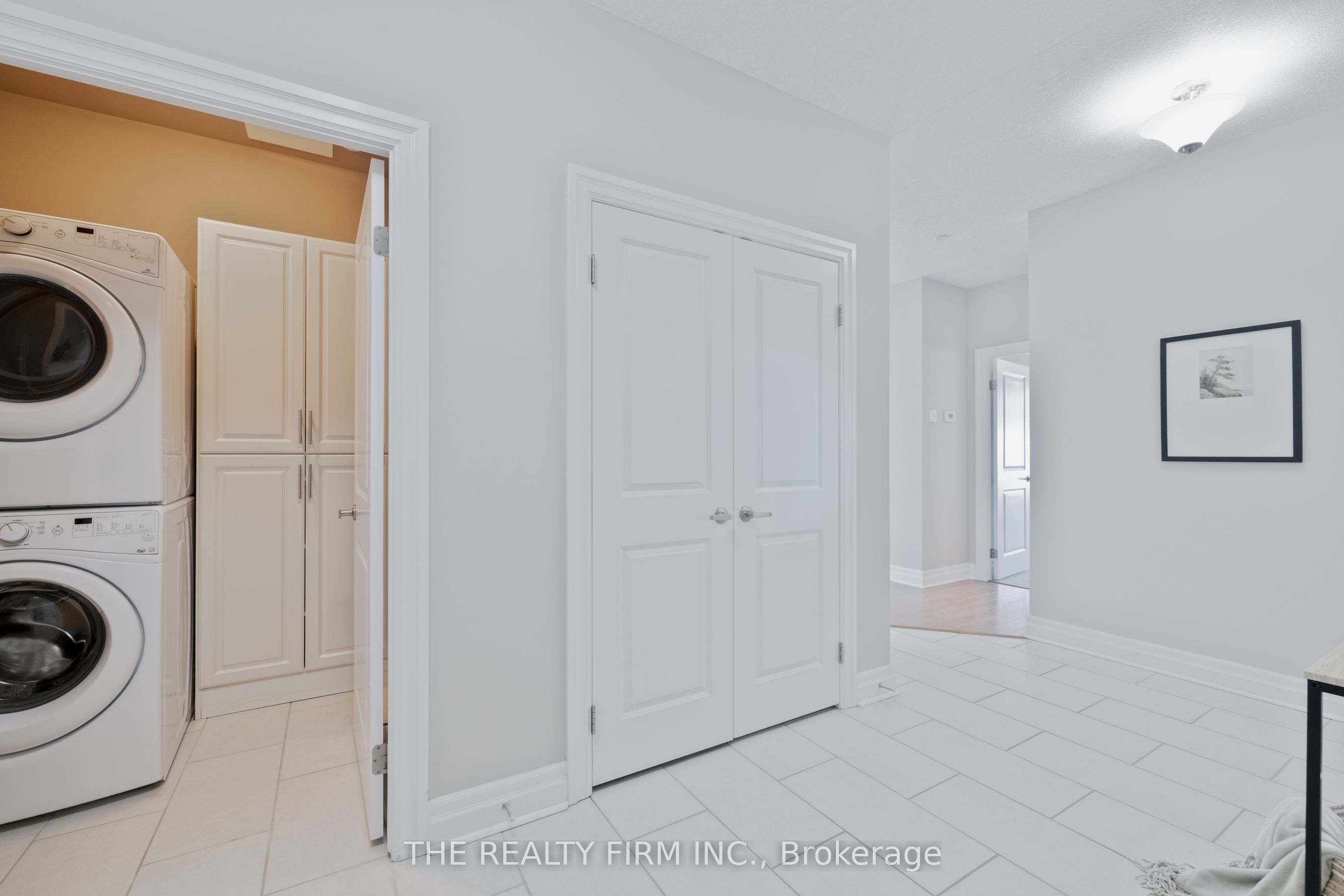 #1011 - 240 Villagewalk Boulevard Property Photo 26