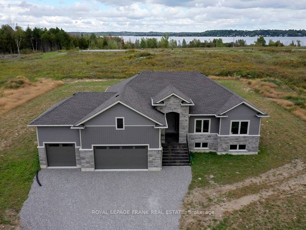 7 Nipigon St Property Photo