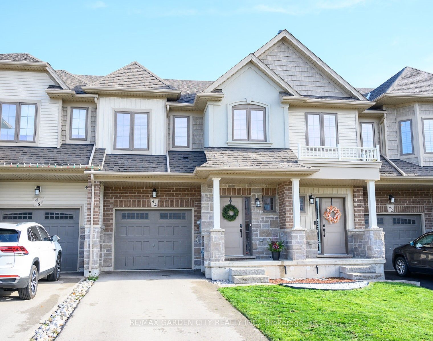 44 Dennis Dr Property Photo 1