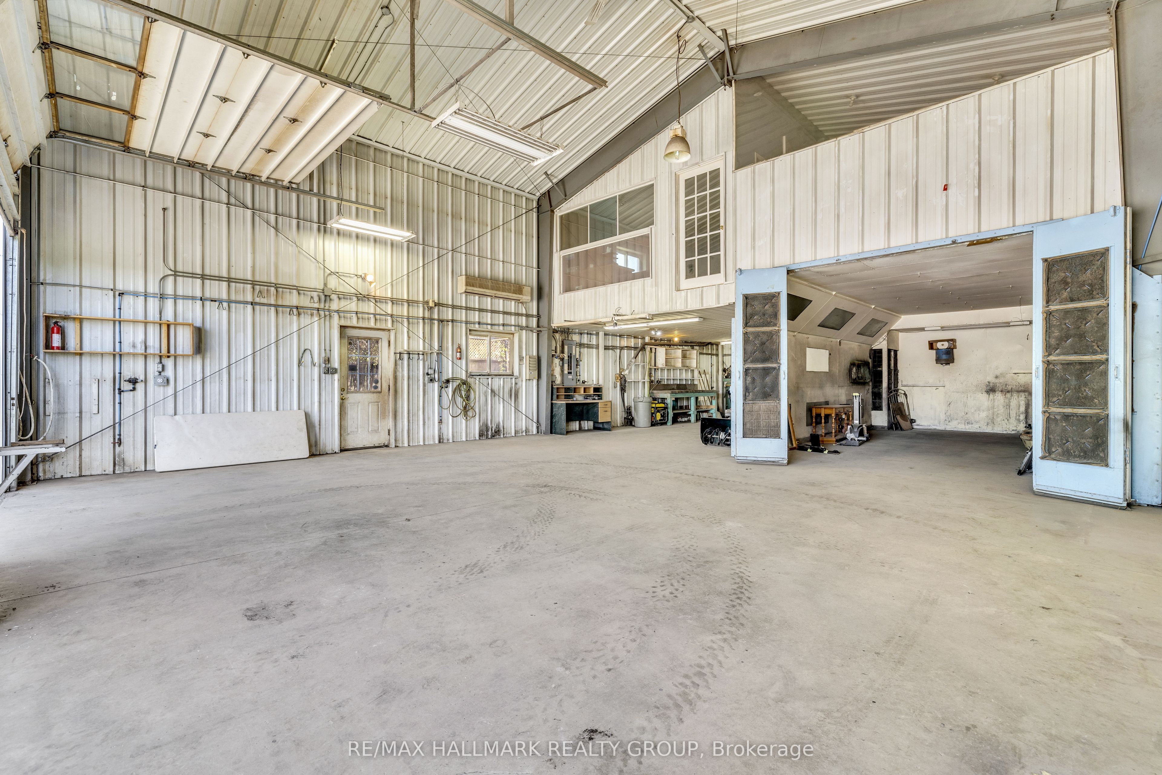 6804-06 Harbour Street Property Photo 8