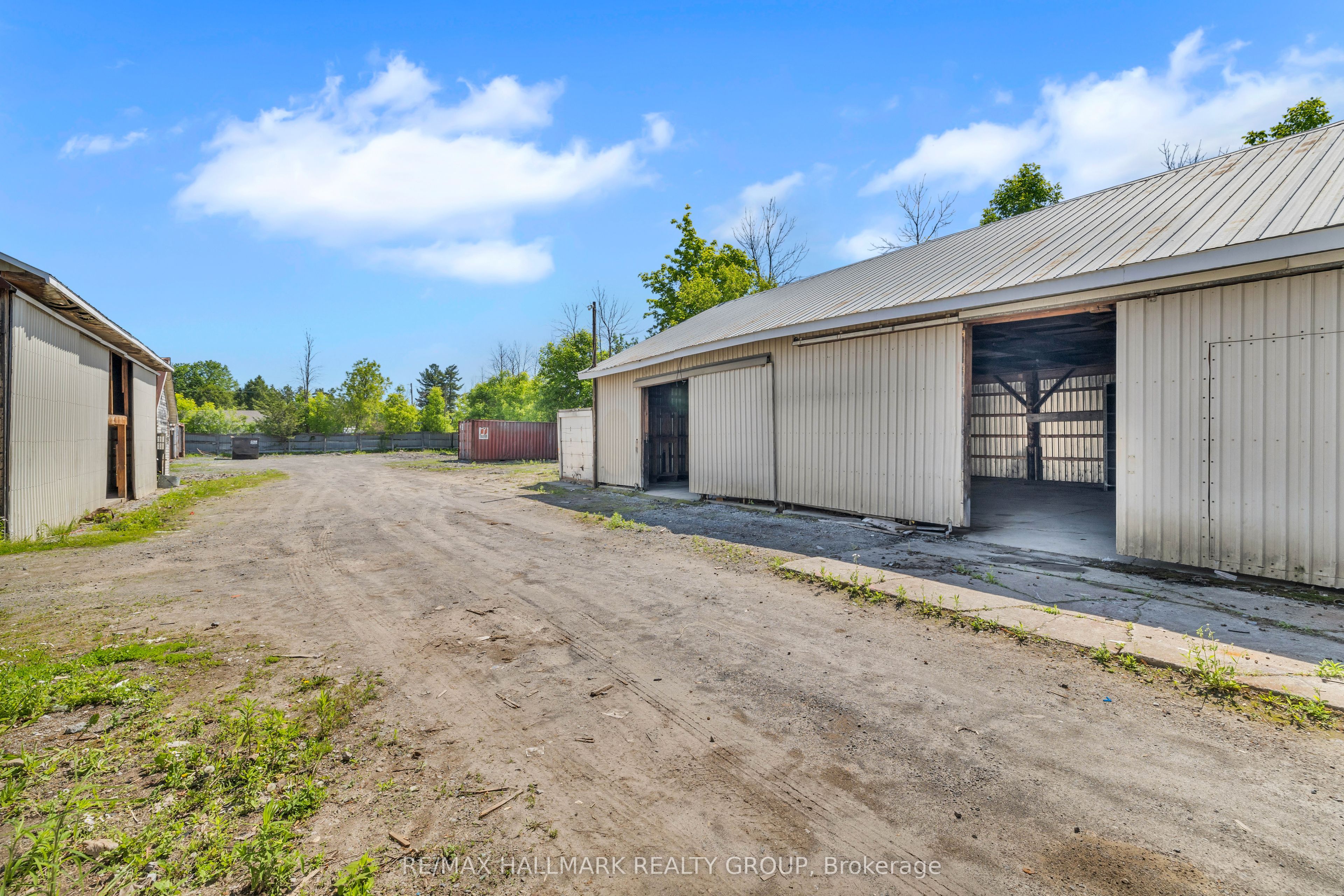 6804-06 Harbour Street Property Photo 11