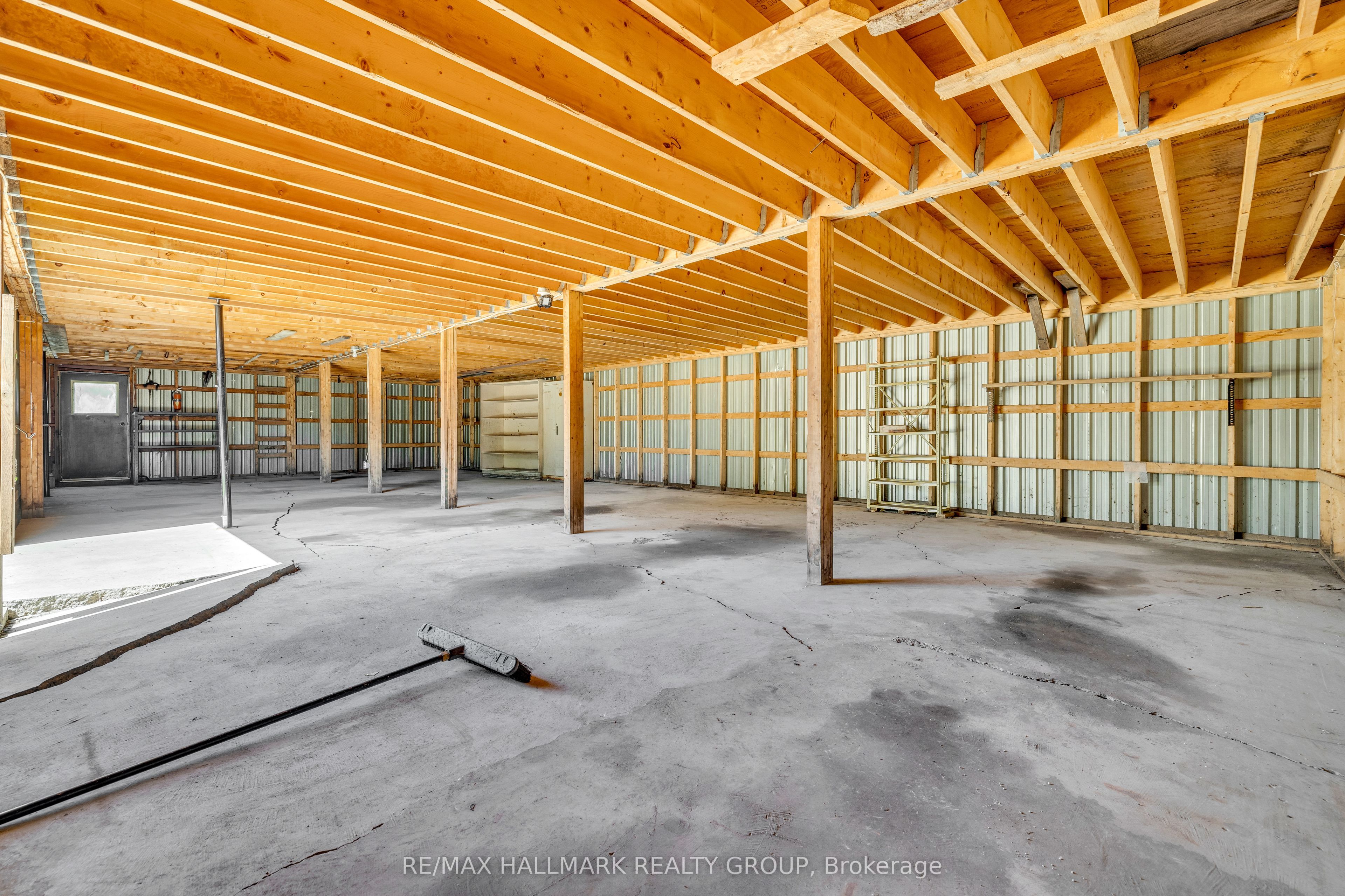 6804-06 Harbour Street Property Photo 14