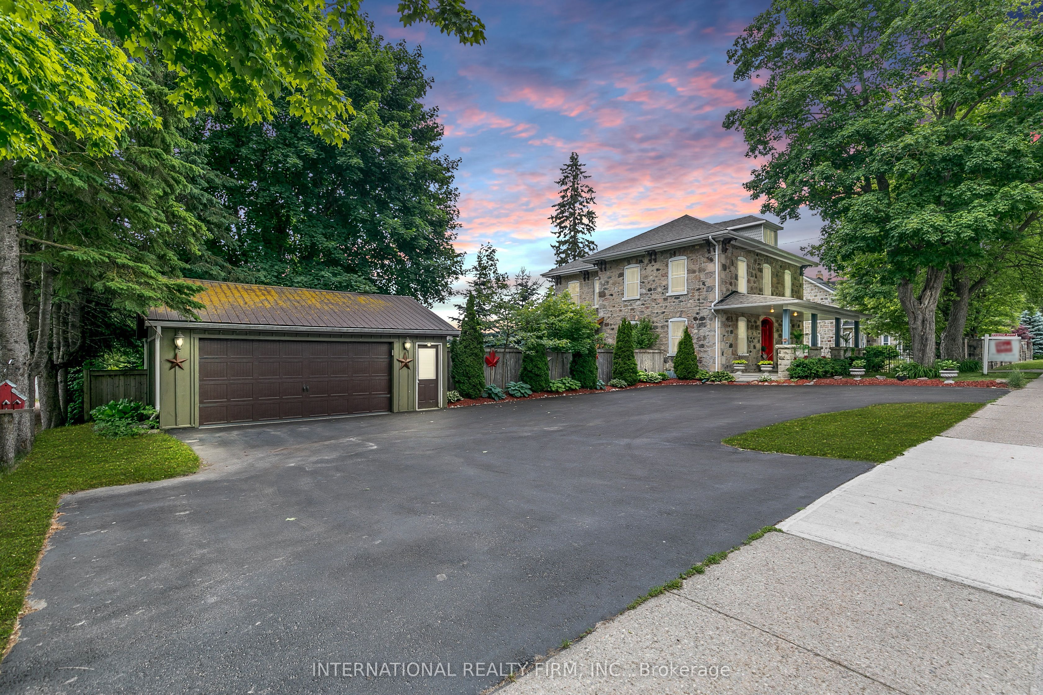 261 Smith Street Property Photo 2