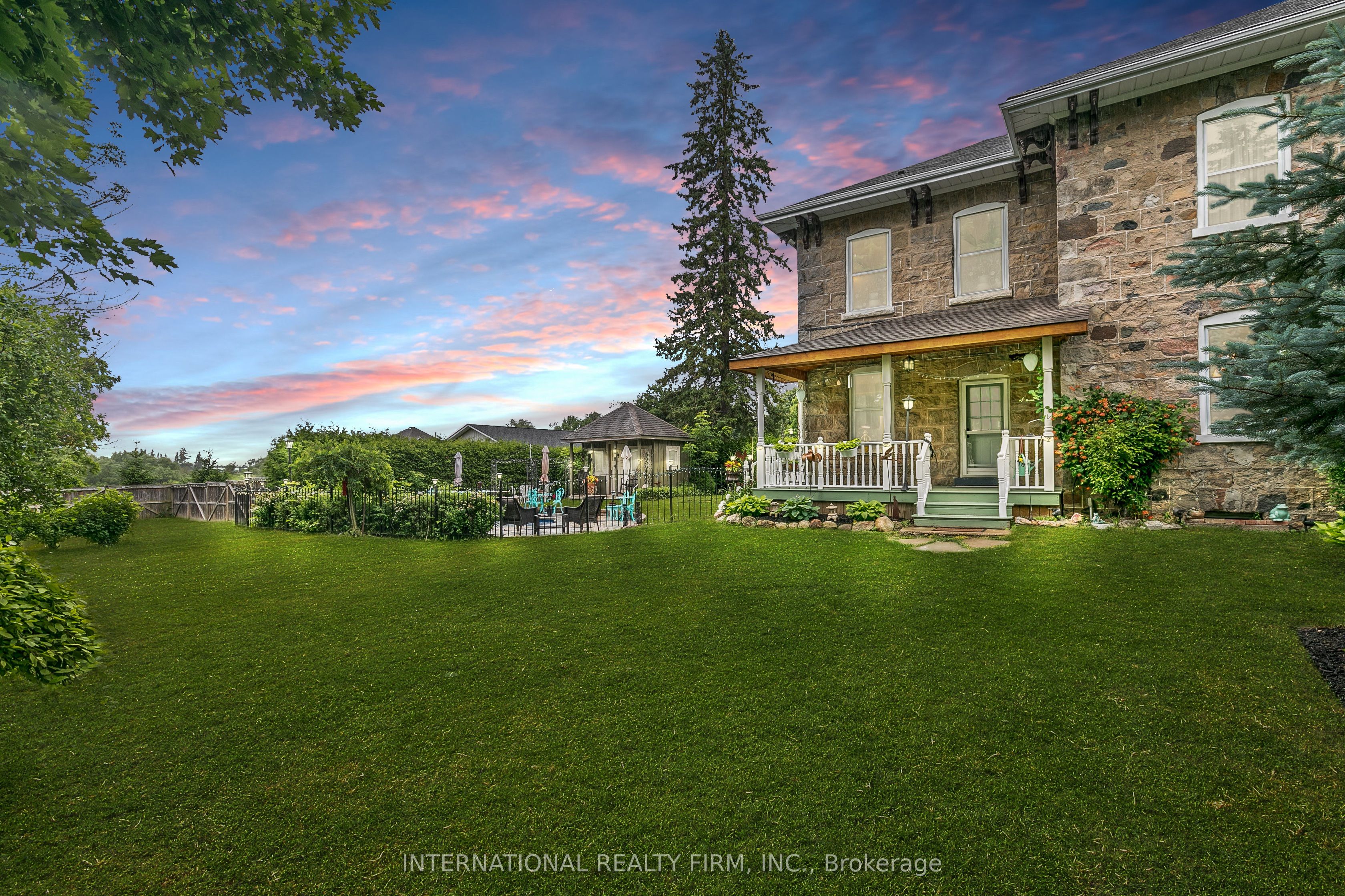 261 Smith Street Property Photo 6