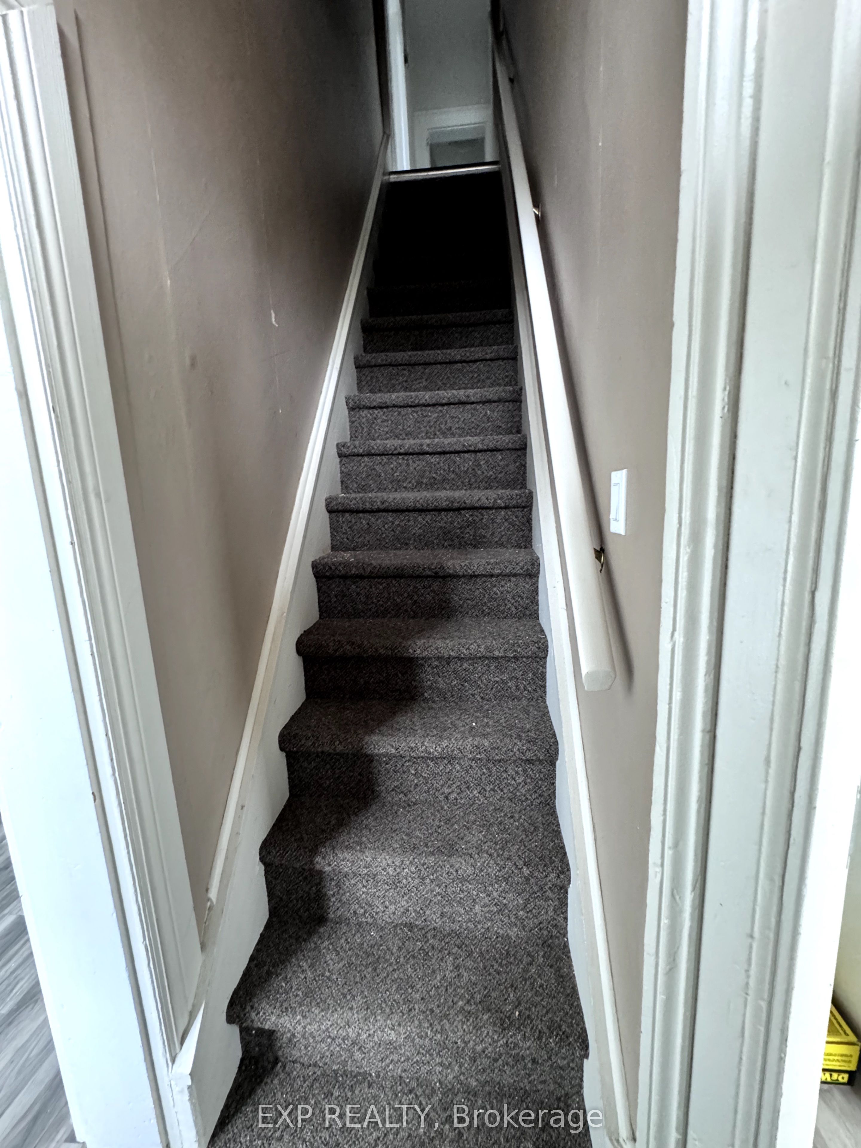 183 Thames Street Property Photo 15