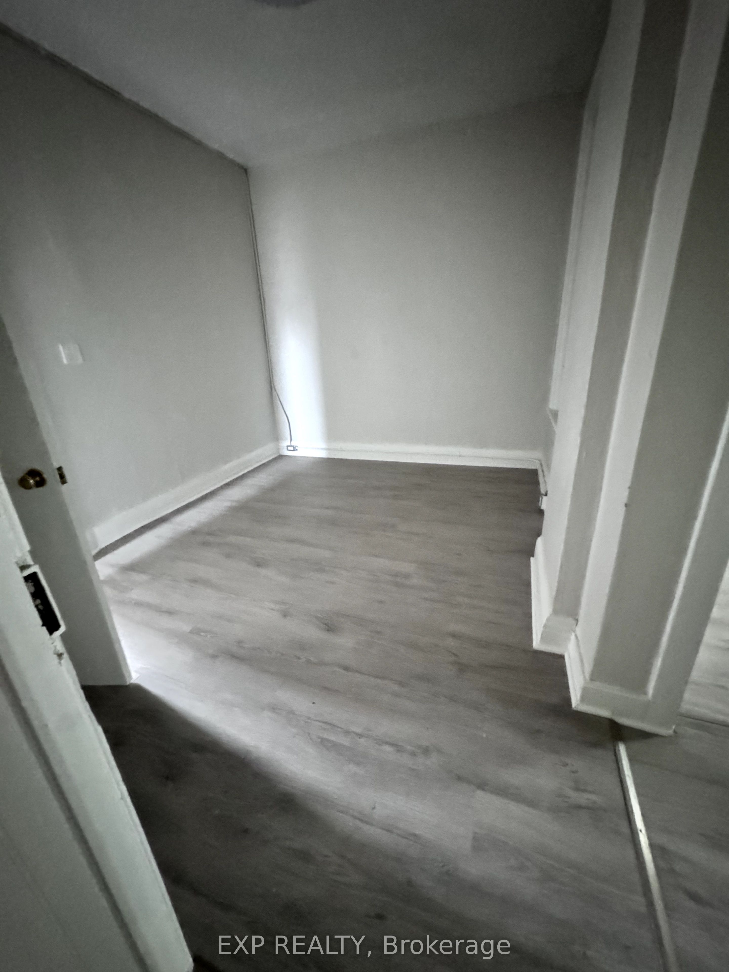183 Thames Street Property Photo 27