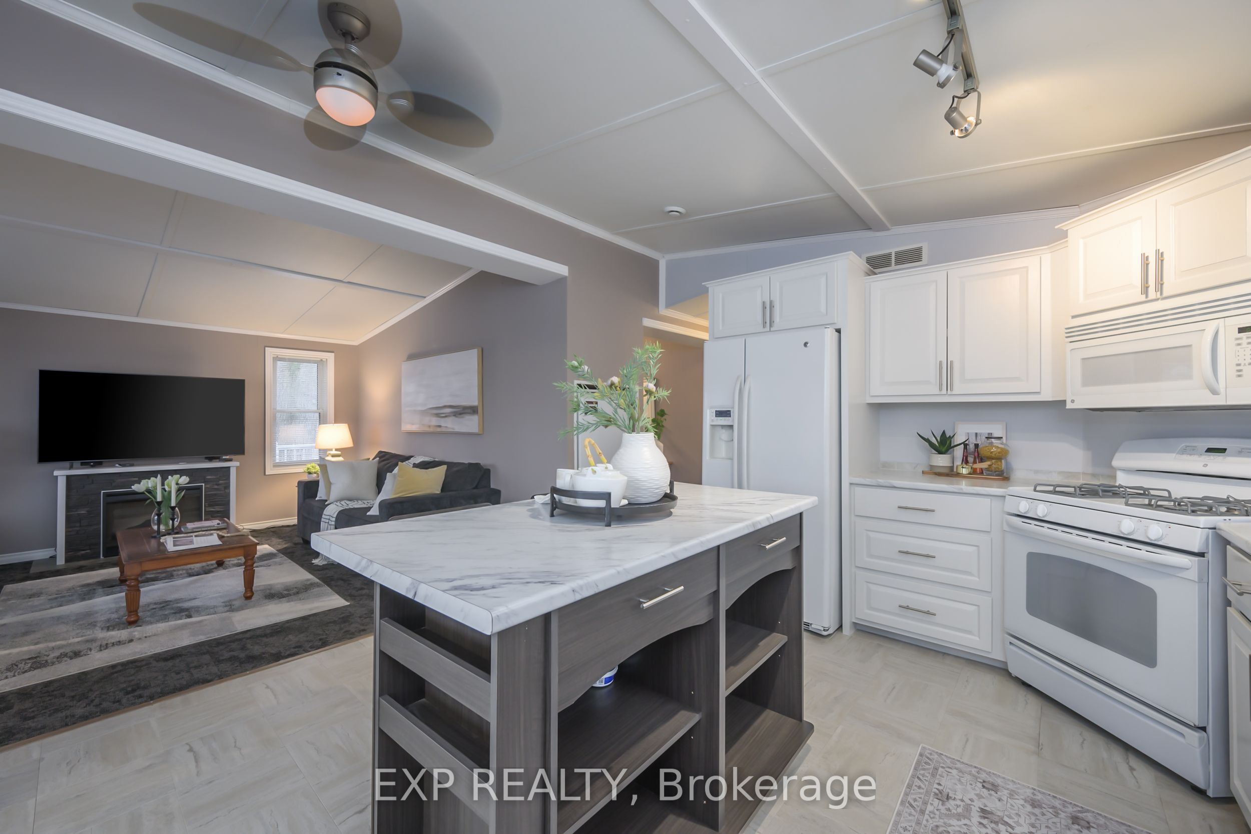 22790 Amiens Road 51 Property Photo 14