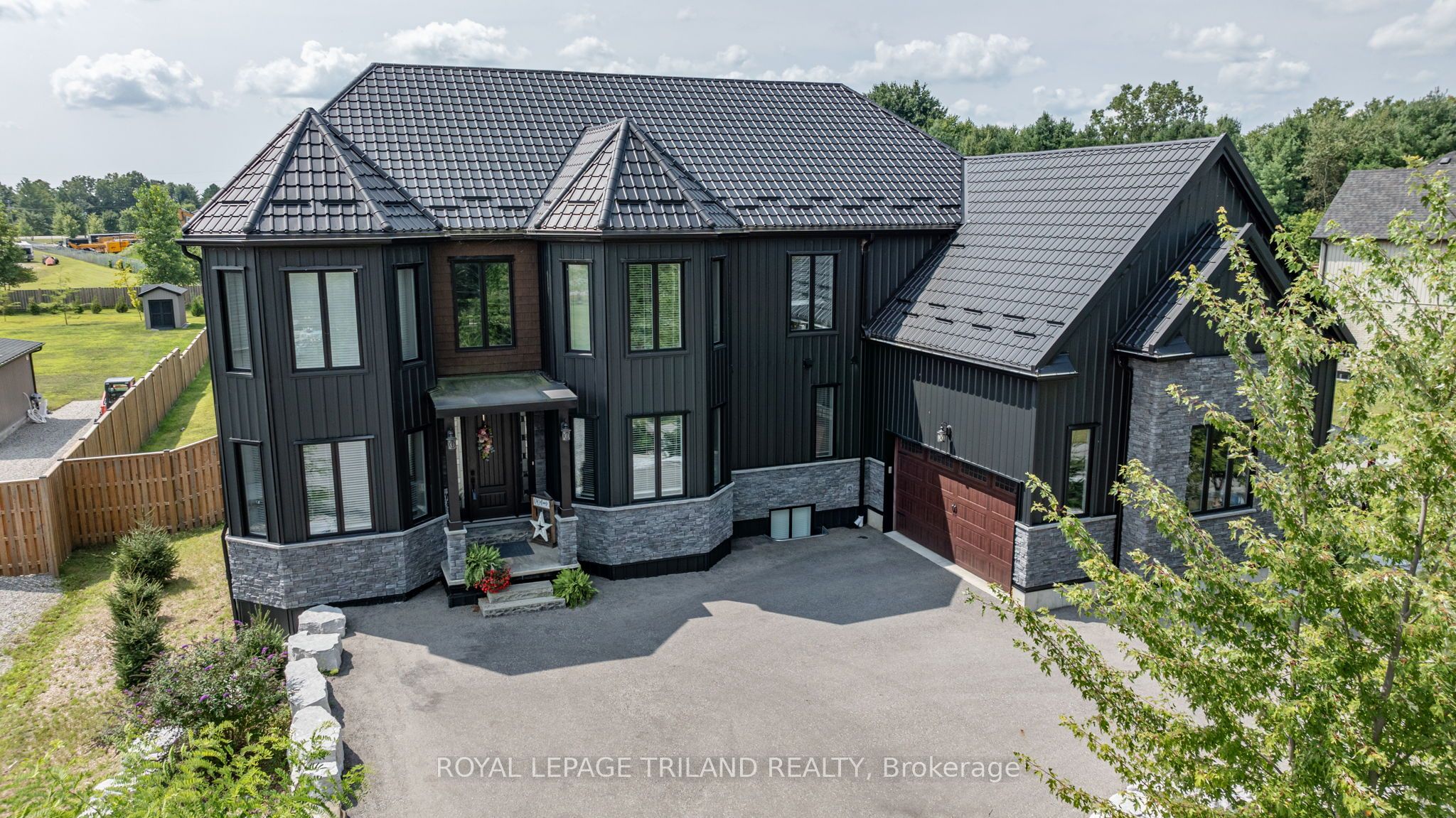 22345 Allen Road Property Photo 2