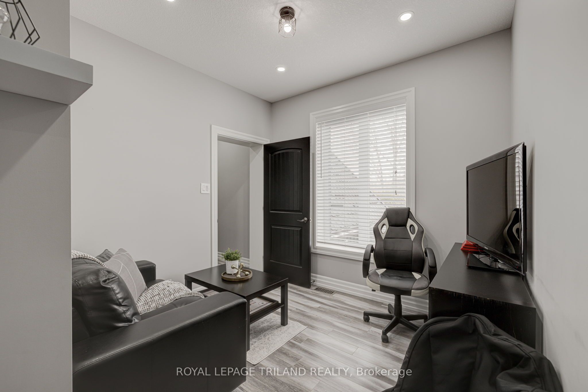 22345 Allen Road Property Photo 31