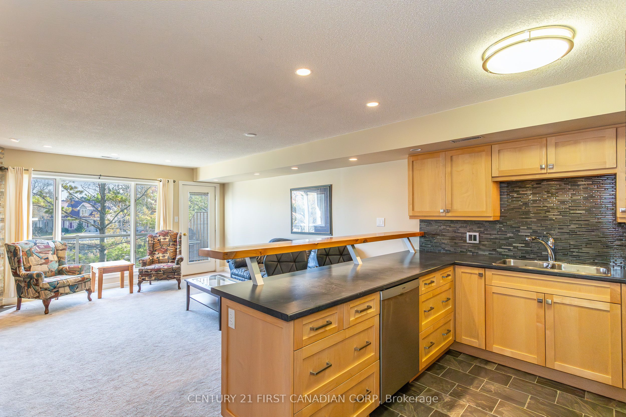 40 Ontario Street S 20 Property Photo 13