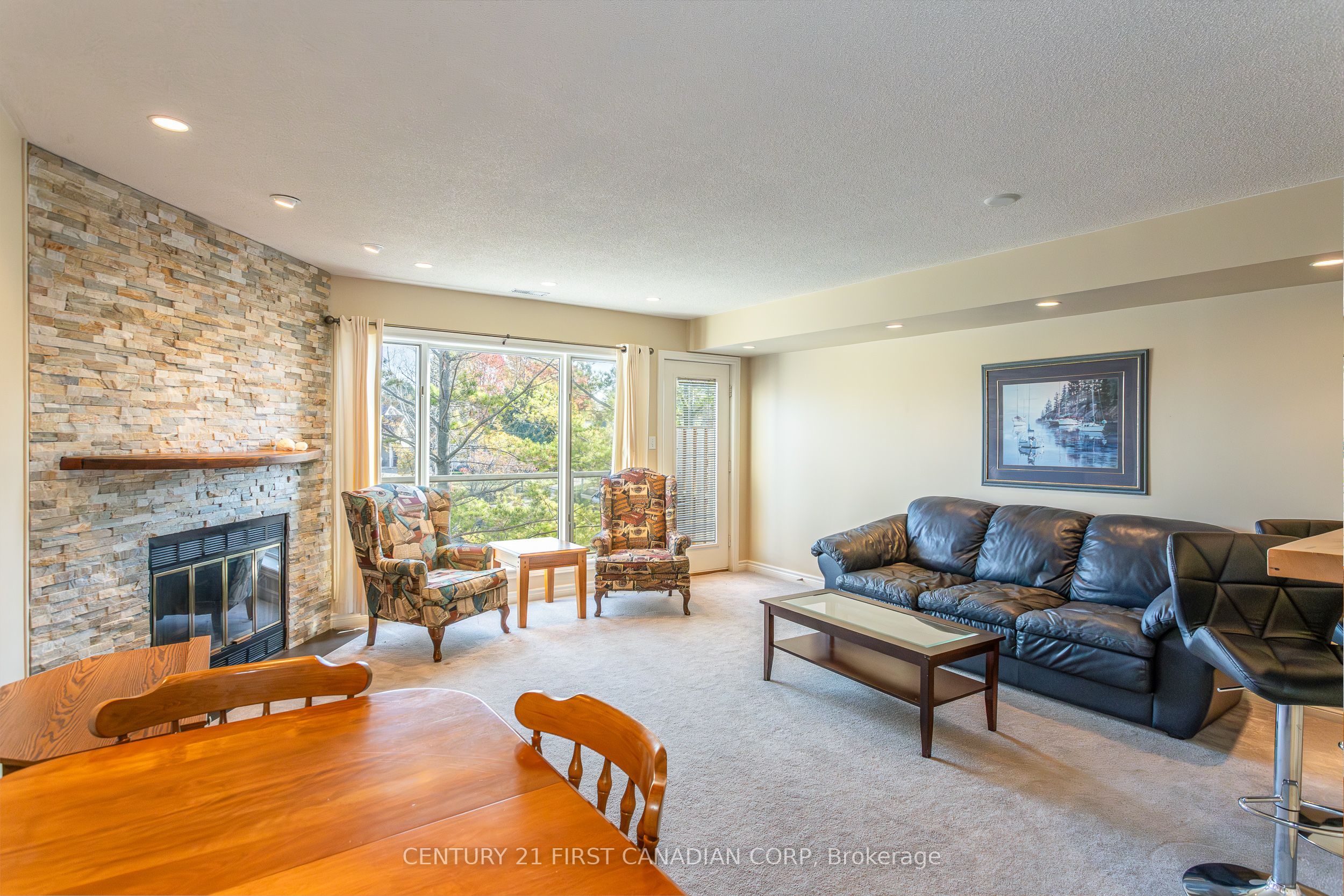 40 Ontario Street S 20 Property Photo 18