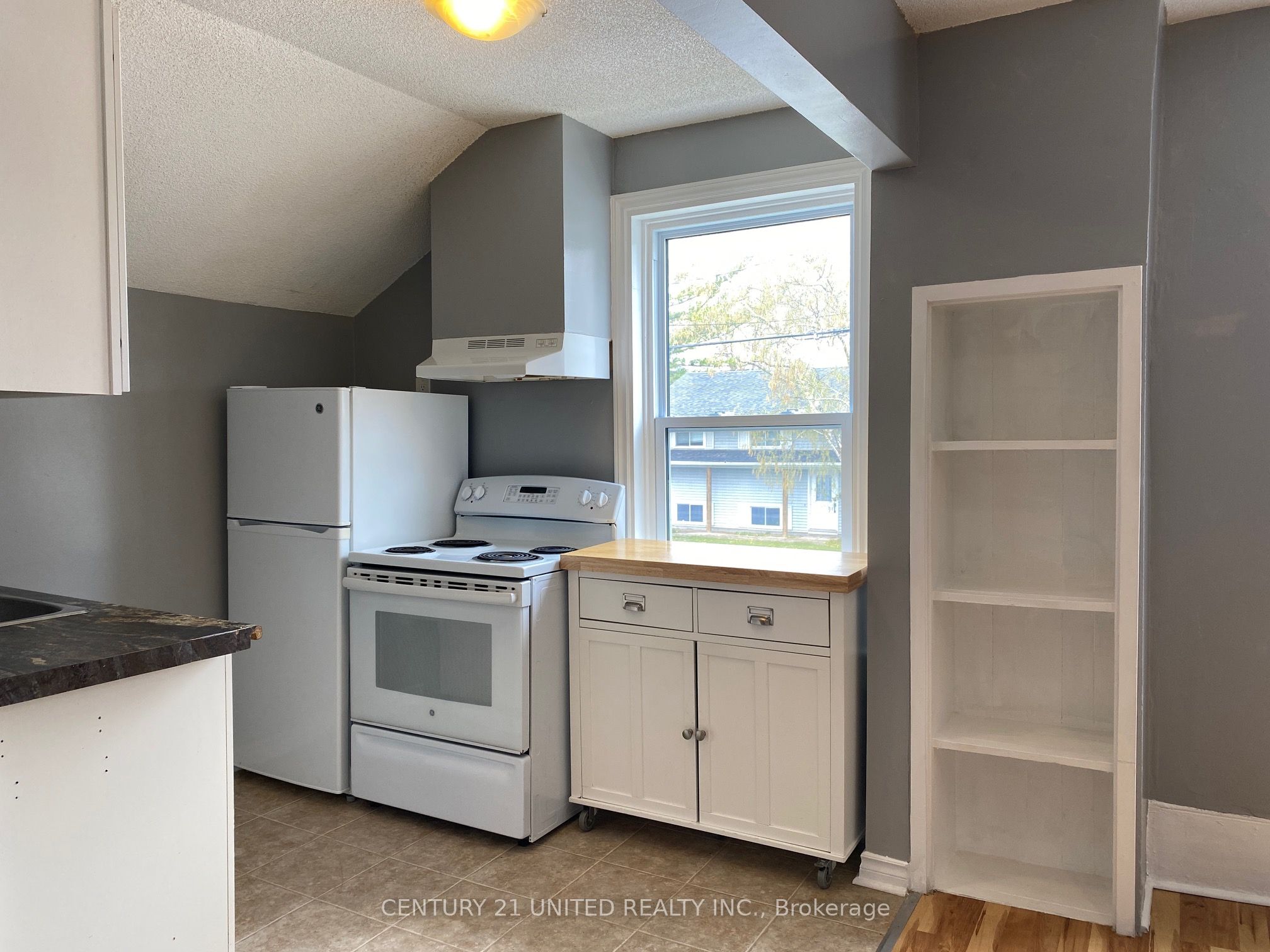 35 Evans Street Property Photo 7