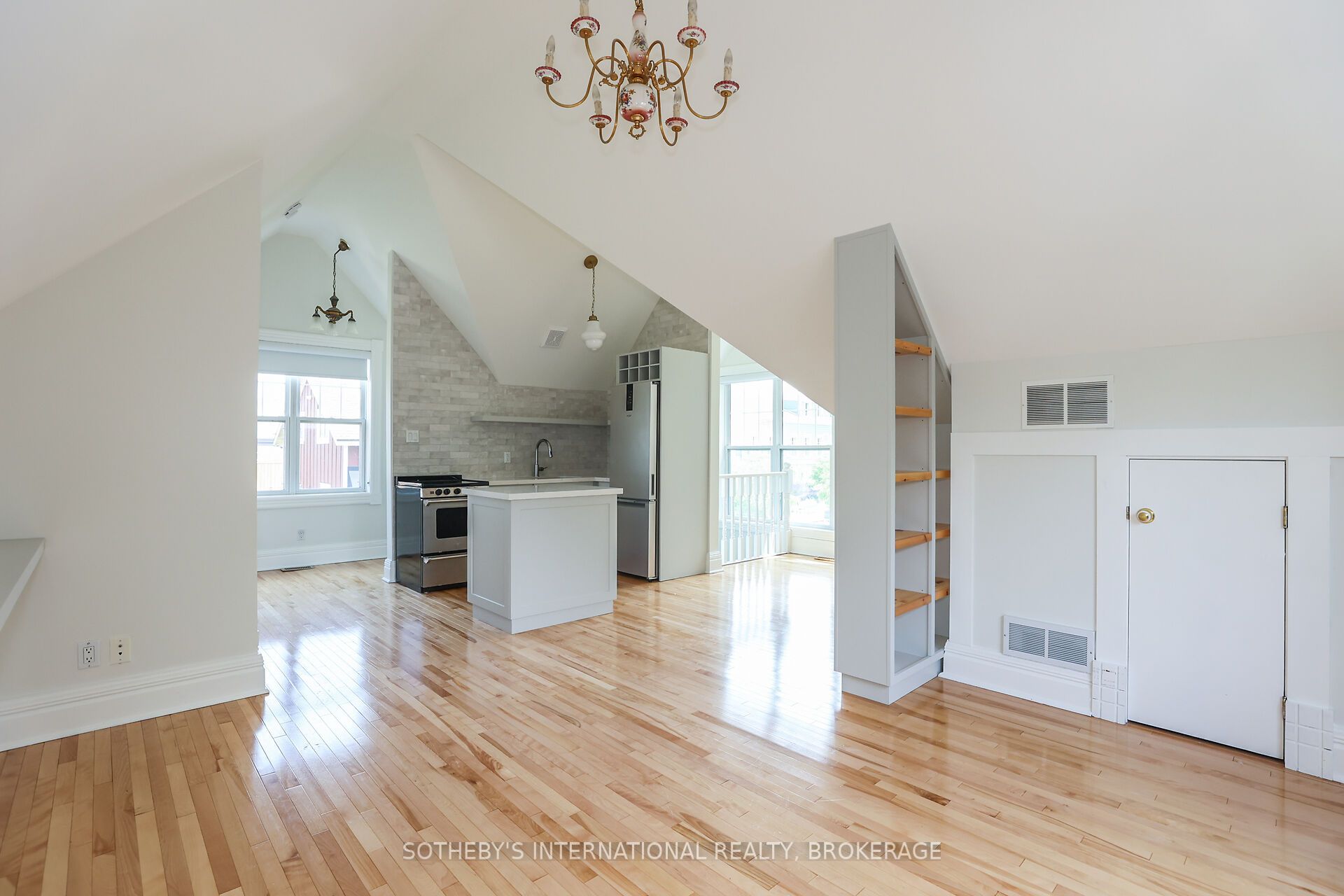 129 Johnson Street Property Photo 6
